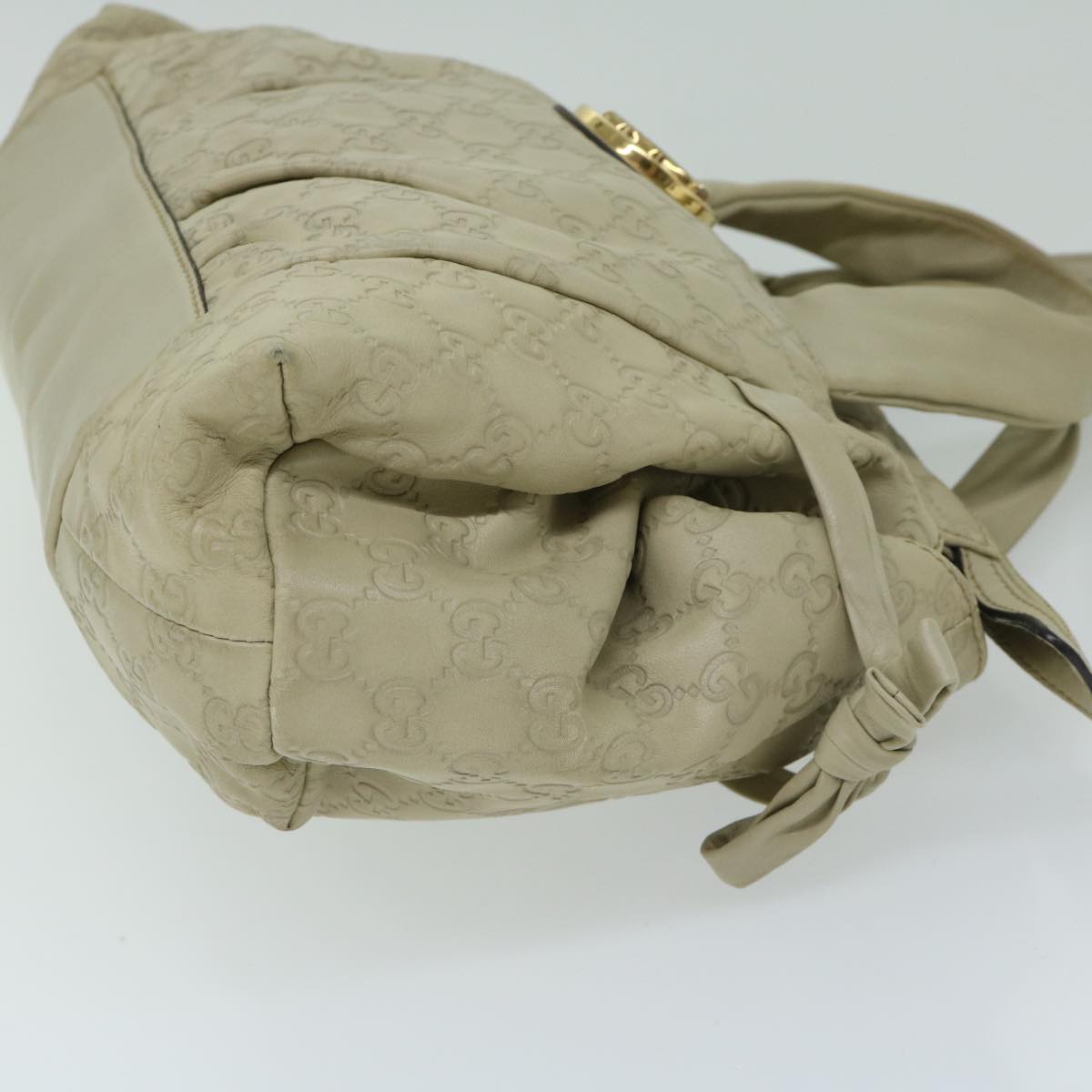 Gucci Gg Canvas Beige Canvas Handbag (Pre-Owned)