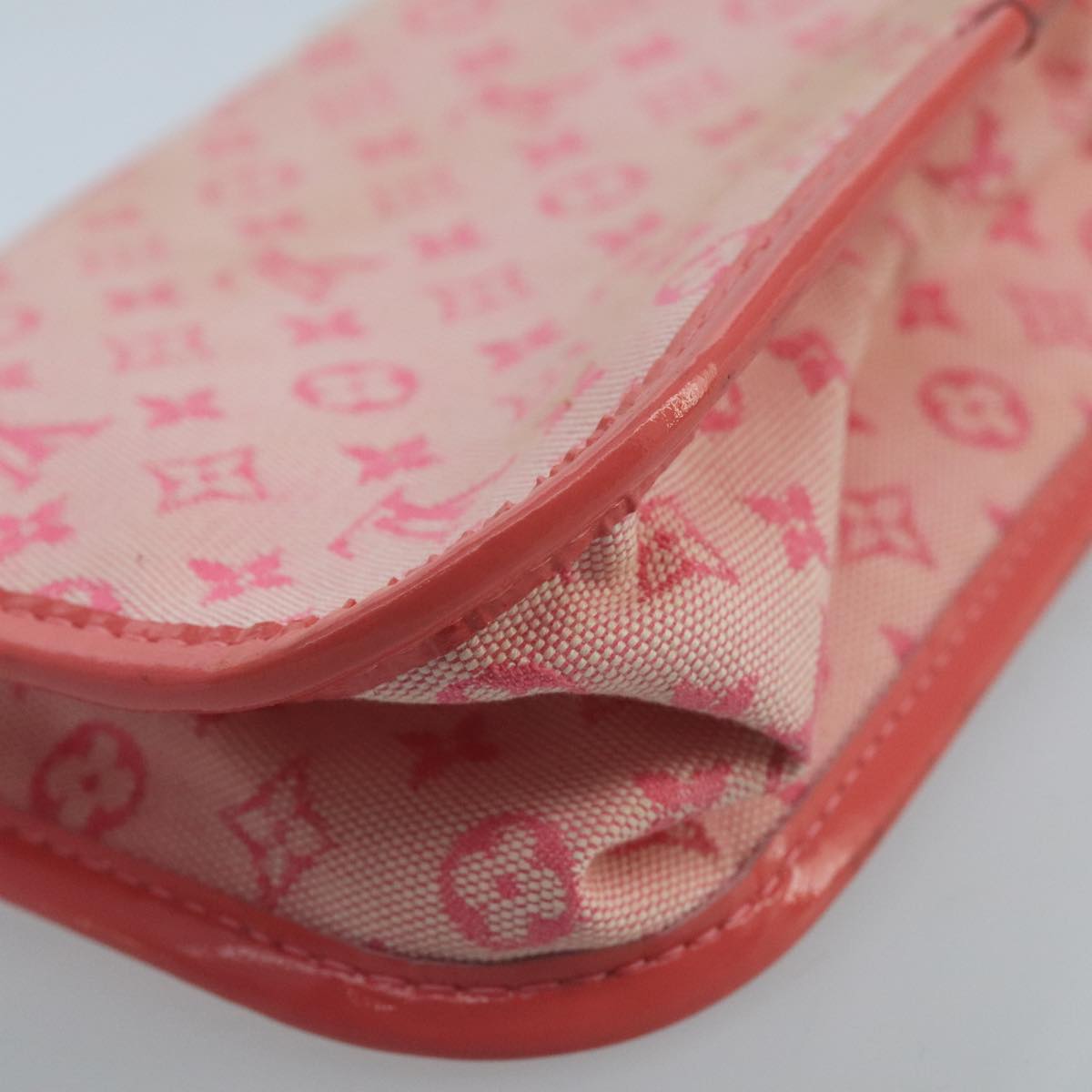 Louis Vuitton Mary Kate Pink Canvas Clutch Bag (Pre-Owned)