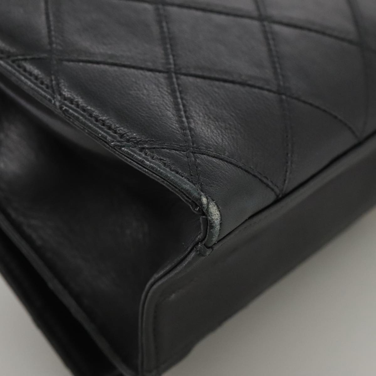 Chanel Single Flap Black Leather Shoulder Bag (Pre-Owned)