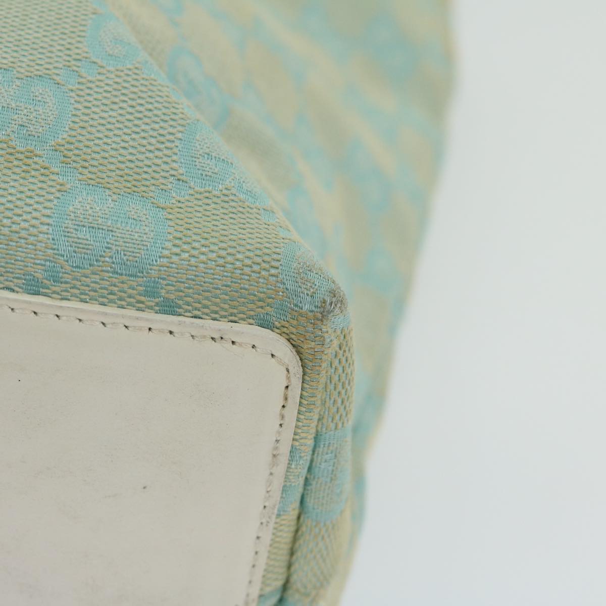 Gucci Gg Canvas Blue Canvas Handbag (Pre-Owned)