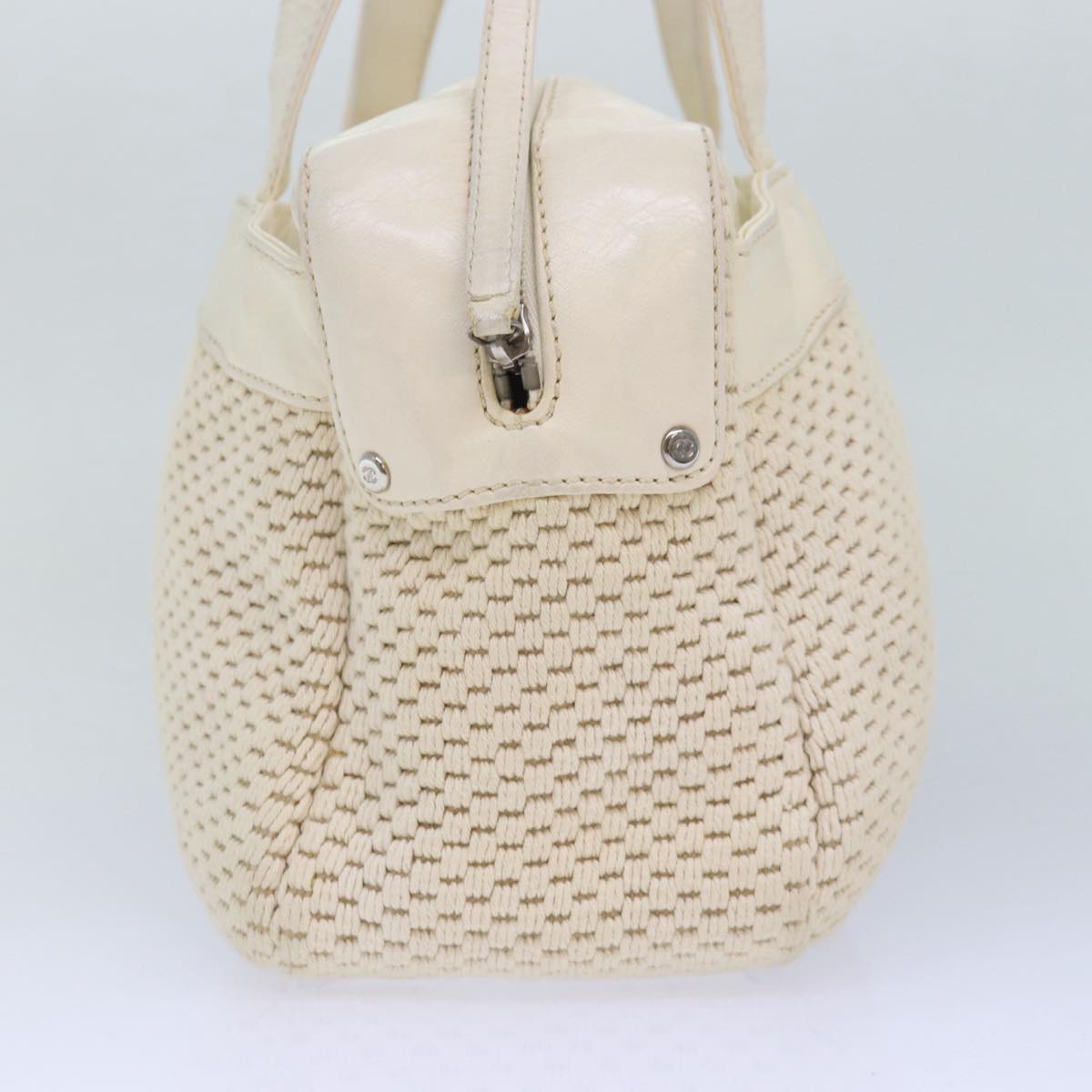 Chanel Chanel Beige Canvas Handbag (Pre-Owned)