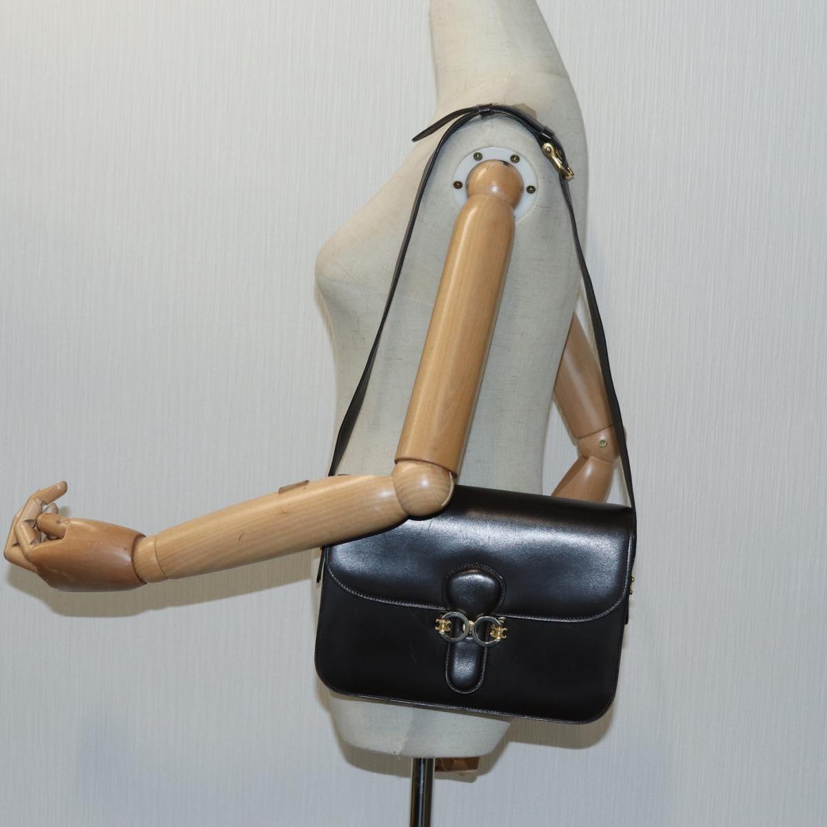 Céline Brown Leather Shoulder Bag (Pre-Owned)