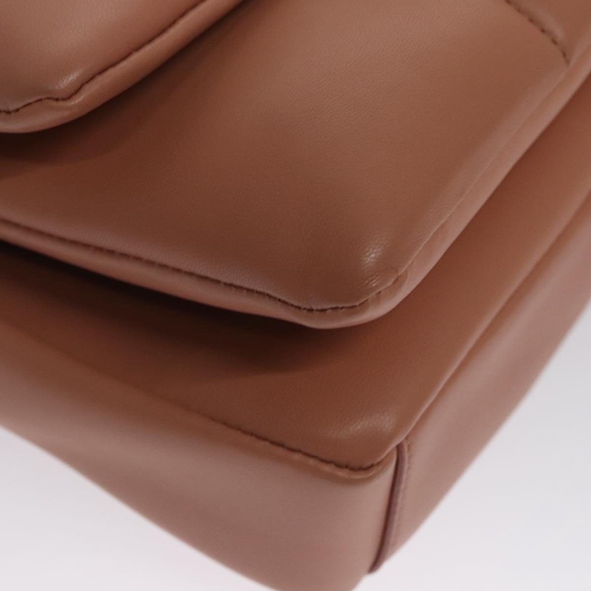 Salvatore Ferragamo Vara Brown Leather Shoulder Bag (Pre-Owned)