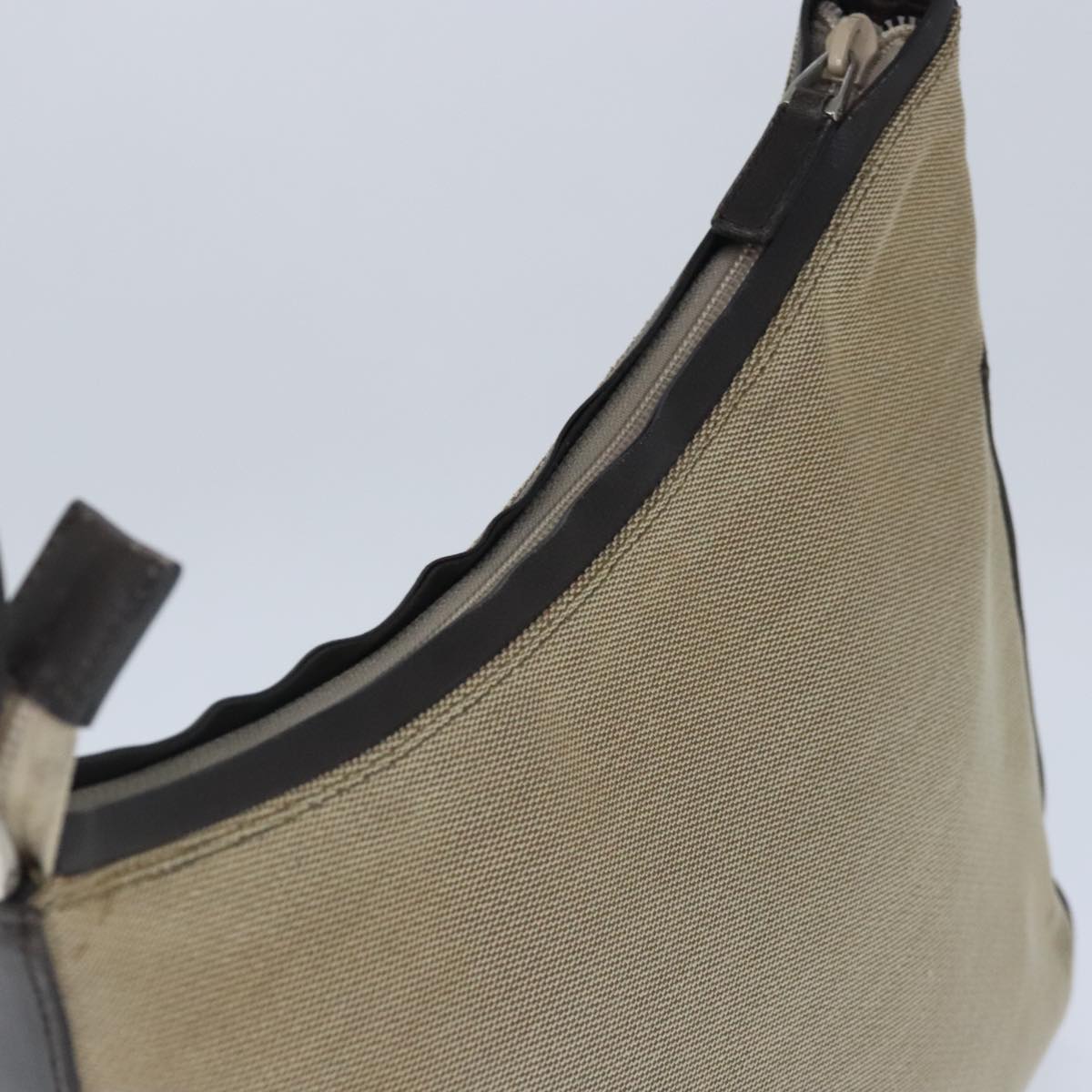 Gucci Beige Canvas Shoulder Bag (Pre-Owned)