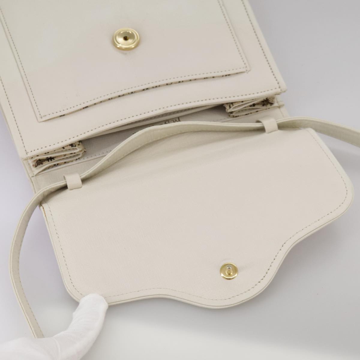 Saint Laurent Ysl Line White Leather Shoulder Bag (Pre-Owned)