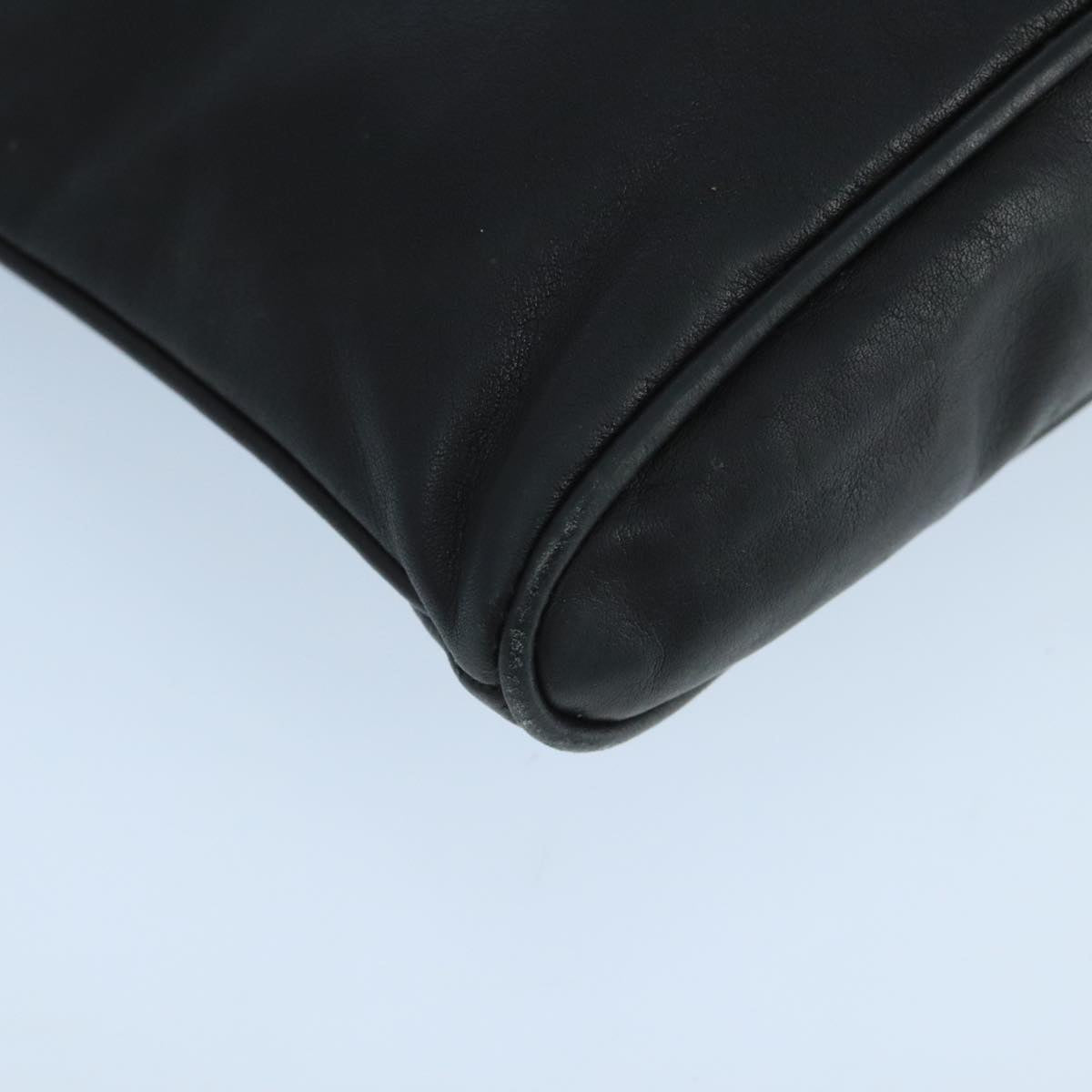 Fendi Black Leather Shoulder Bag (Pre-Owned)