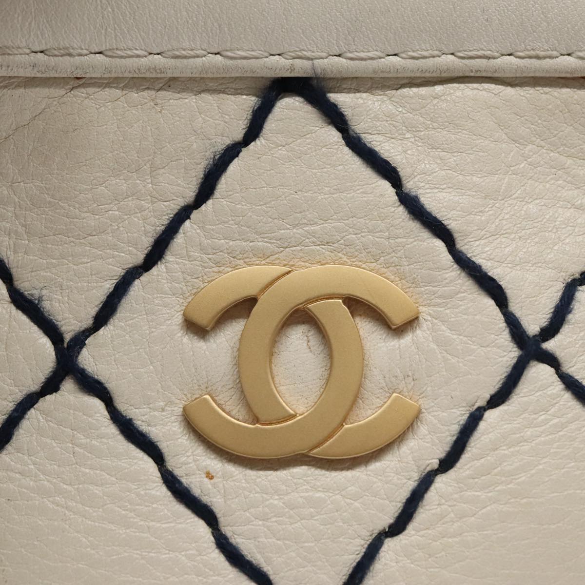 Chanel Wild Stitch White Leather Handbag (Pre-Owned)