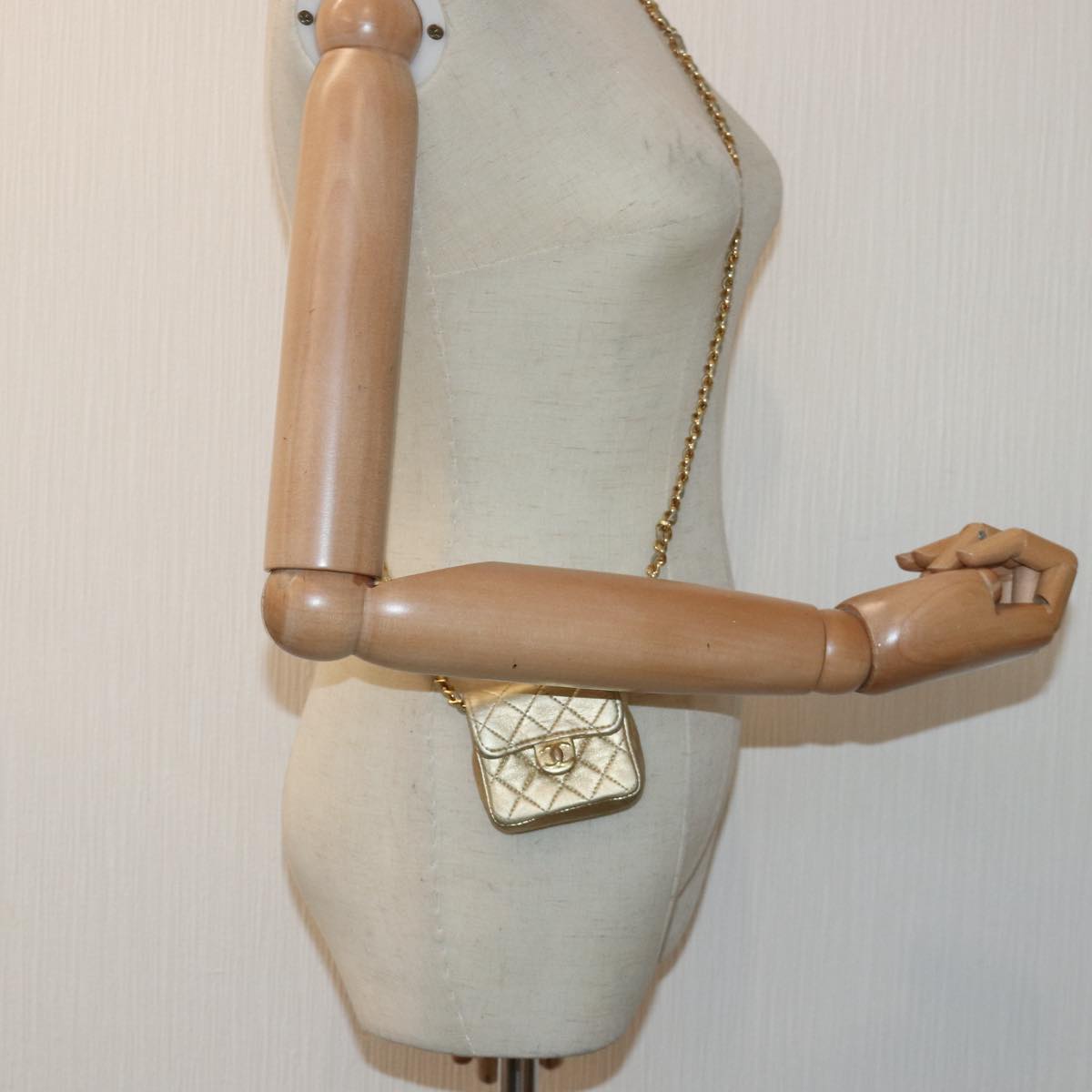 Chanel Timeless Gold Leather Shoulder Bag (Pre-Owned)