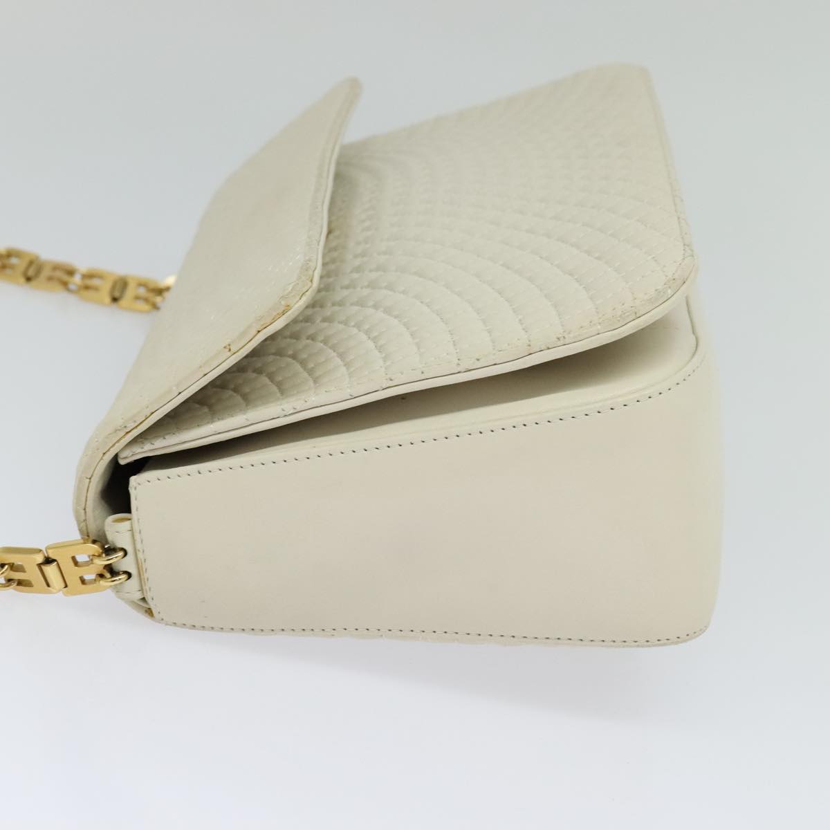 Bally Quilted Beige Leather Shoulder Bag (Pre-Owned)
