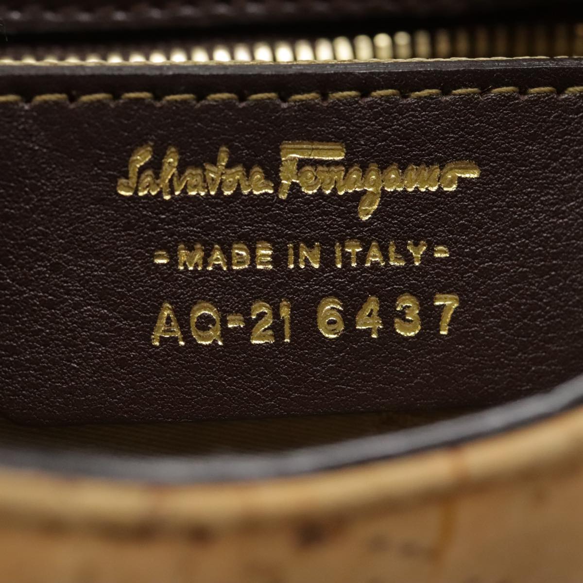 Salvatore Ferragamo Gancini Brown Leather Shoulder Bag (Pre-Owned)