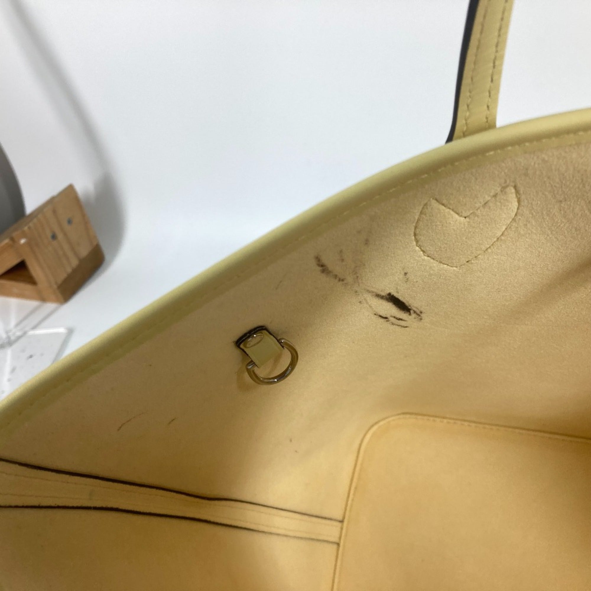 Louis Vuitton Yellow Leather Tote Bag (Pre-Owned)