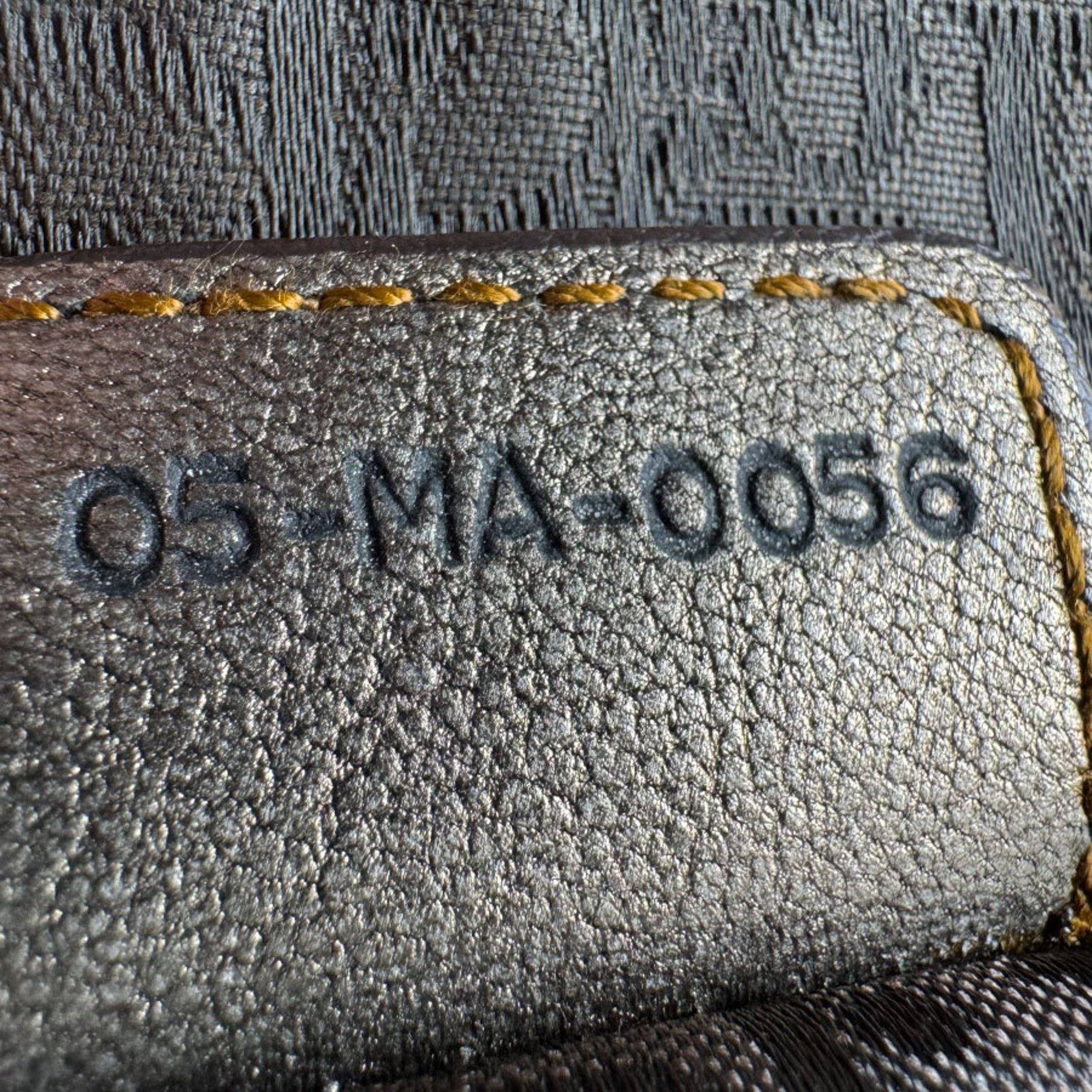 Christian Dior Gold Leather Shoulder Bag (Pre-Owned)