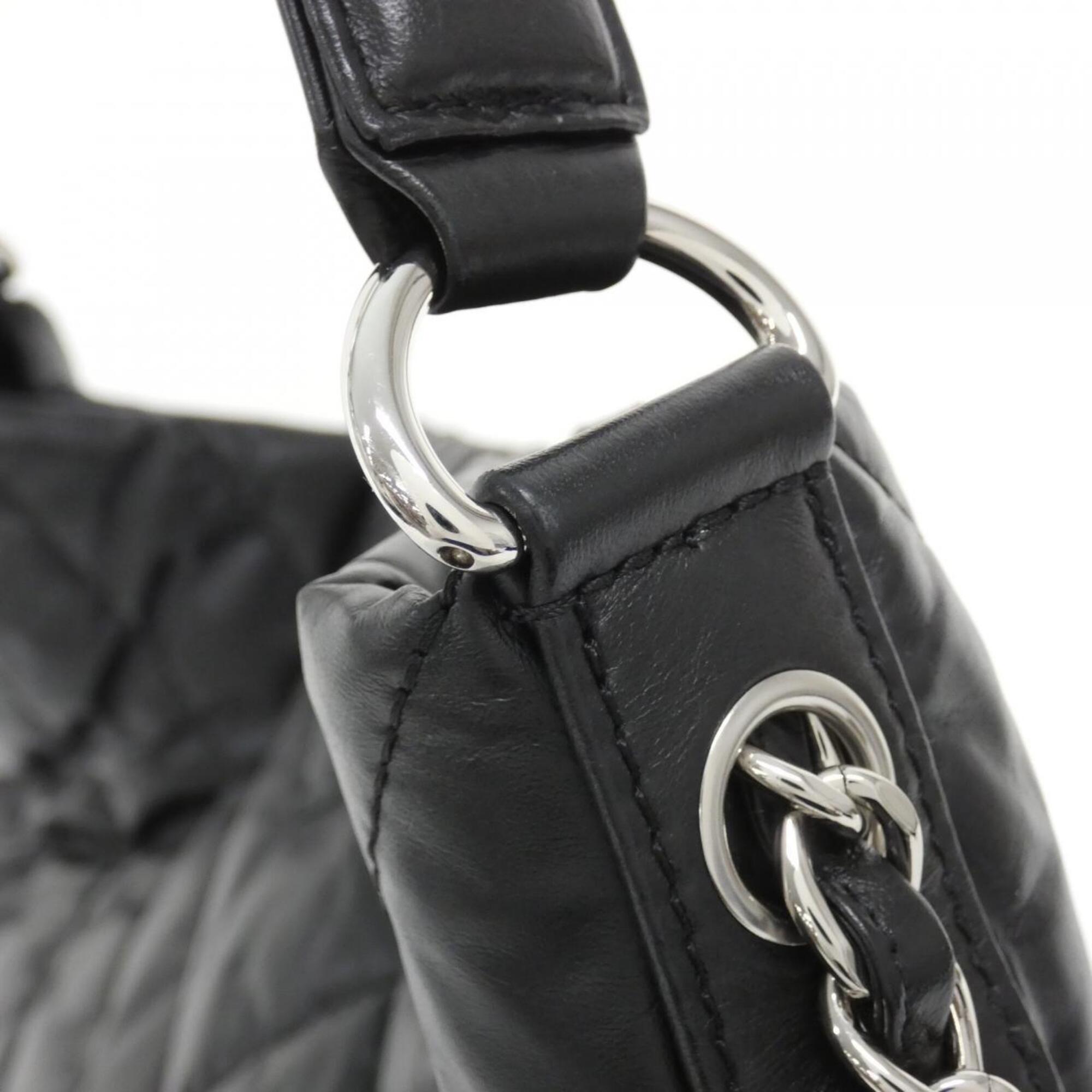 Chanel Black Leather Shoulder Bag (Pre-Owned)