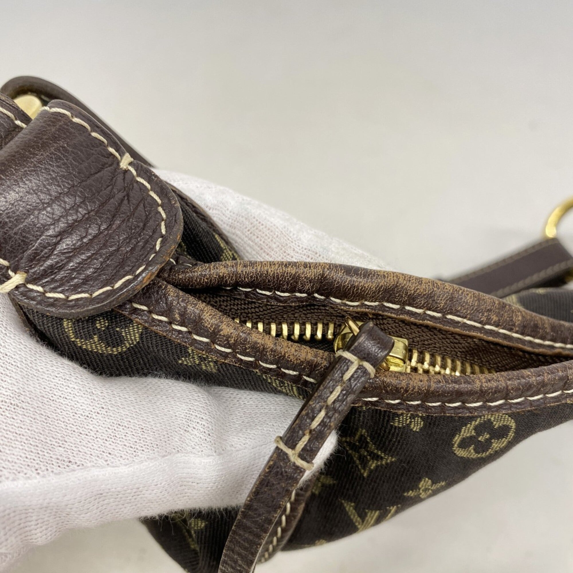 Louis Vuitton Ebene Handbag (Pre-Owned)