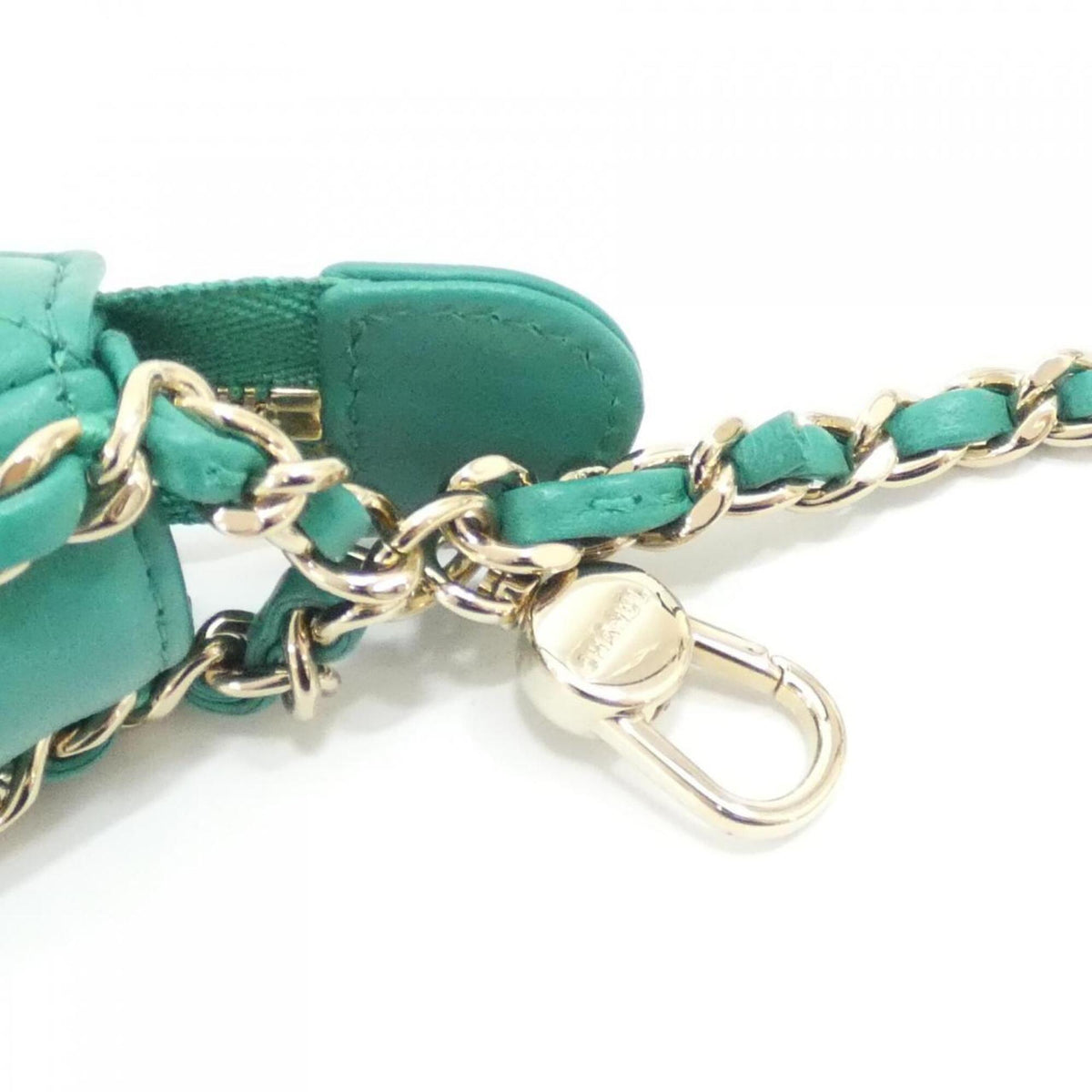 Chanel Green Leather Shoulder Bag (Pre-Owned)