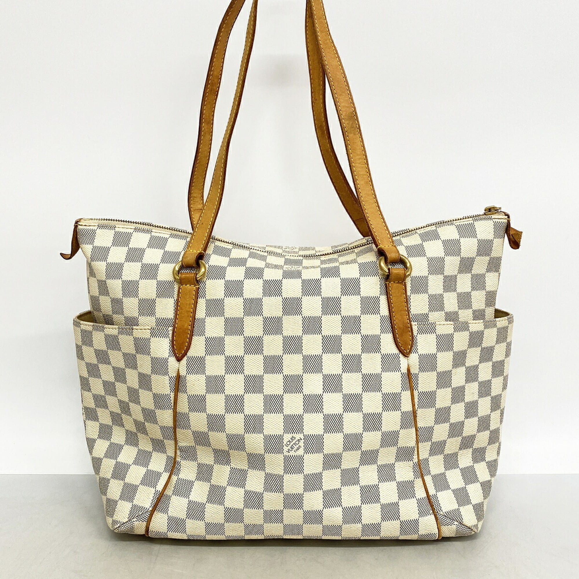 Louis Vuitton White Tote Bag (Pre-Owned)