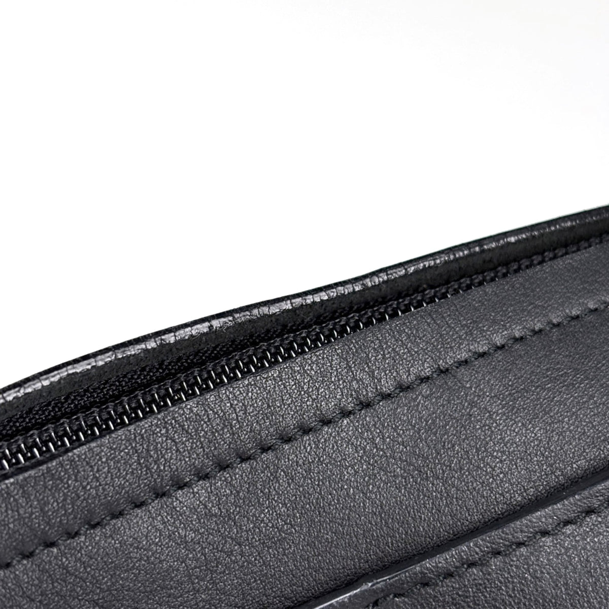 Loewe Black Leather Handbag (Pre-Owned)