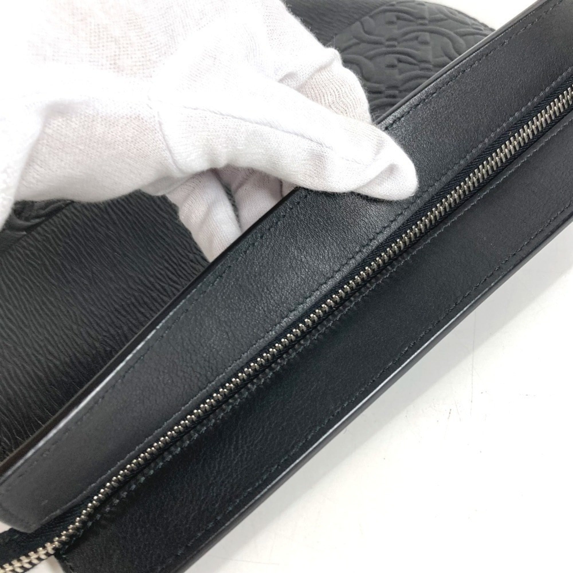 Salvatore Ferragamo Black Leather Clutch Bag Pouch (Pre-Owned)