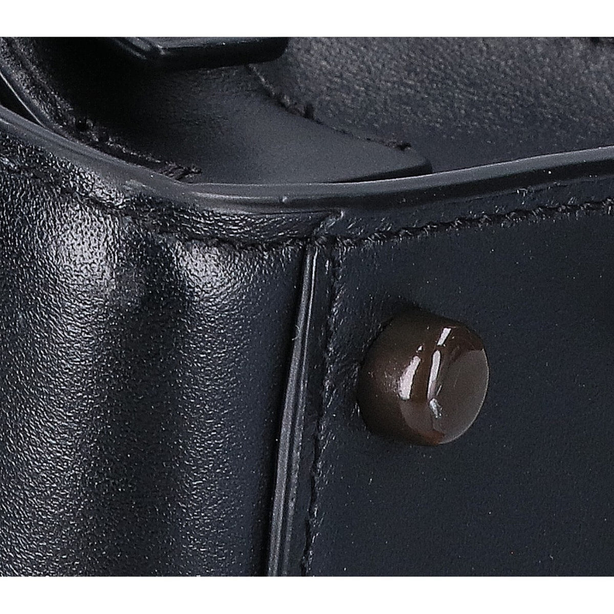 Coach Black Leather Handbag (Pre-Owned)