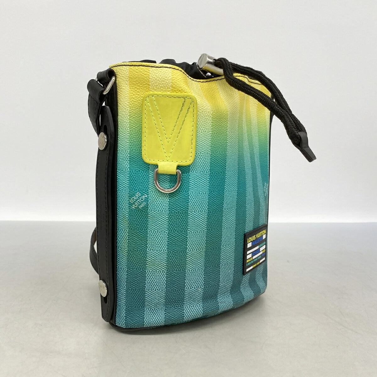 Louis Vuitton Vert Shoulder Bag (Pre-Owned)