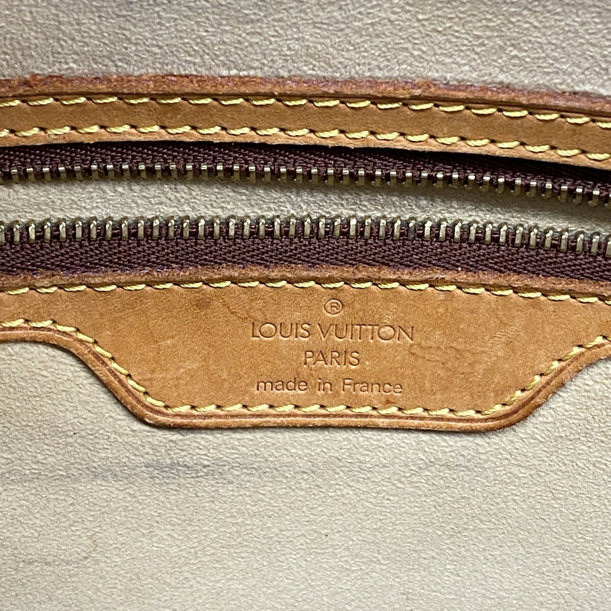 Louis Vuitton Brown Shoulder Bag (Pre-Owned)