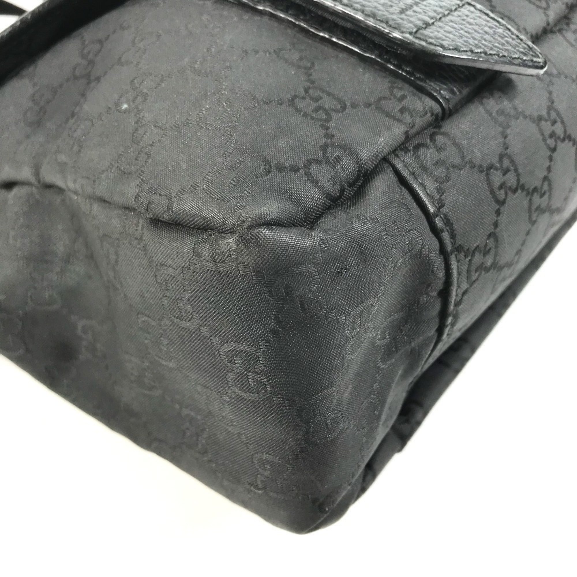Gucci Black Nylon Leather Shoulder Bag (Pre-Owned)