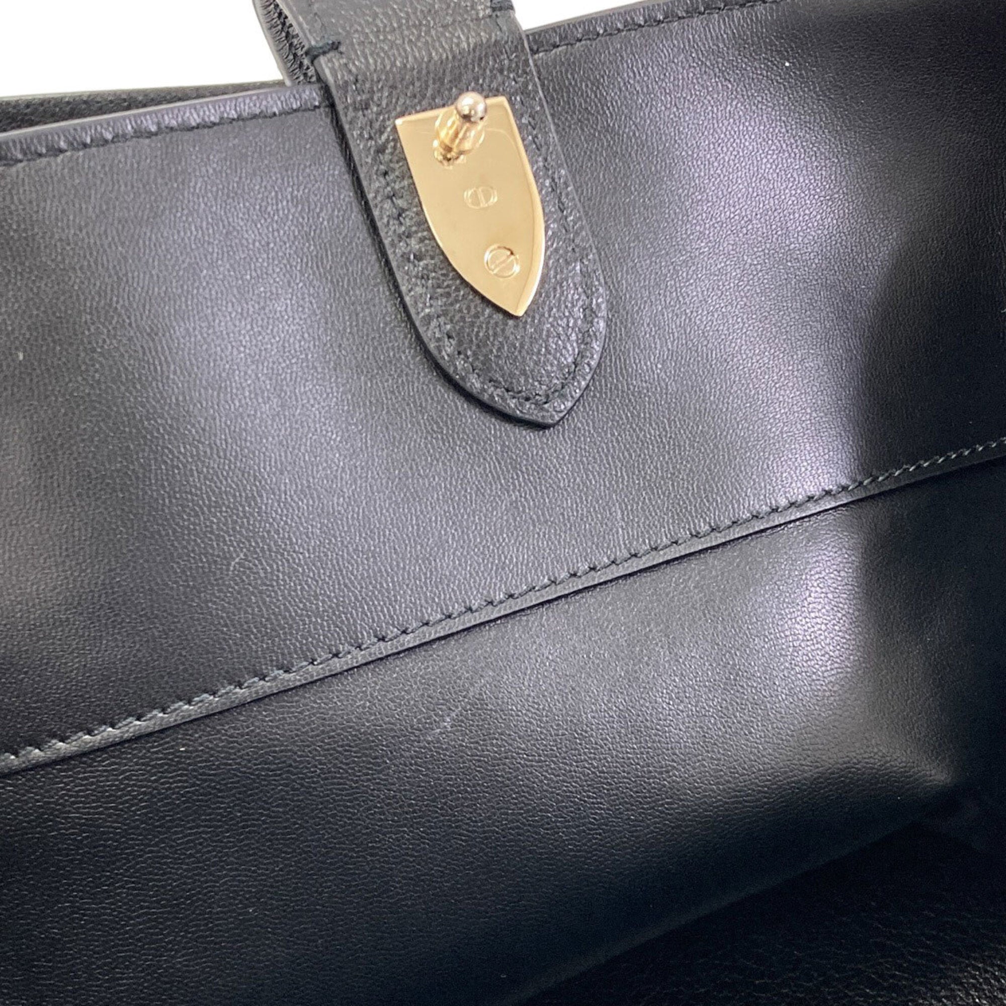 Christian Dior Black Leather Handbag (Pre-Owned)