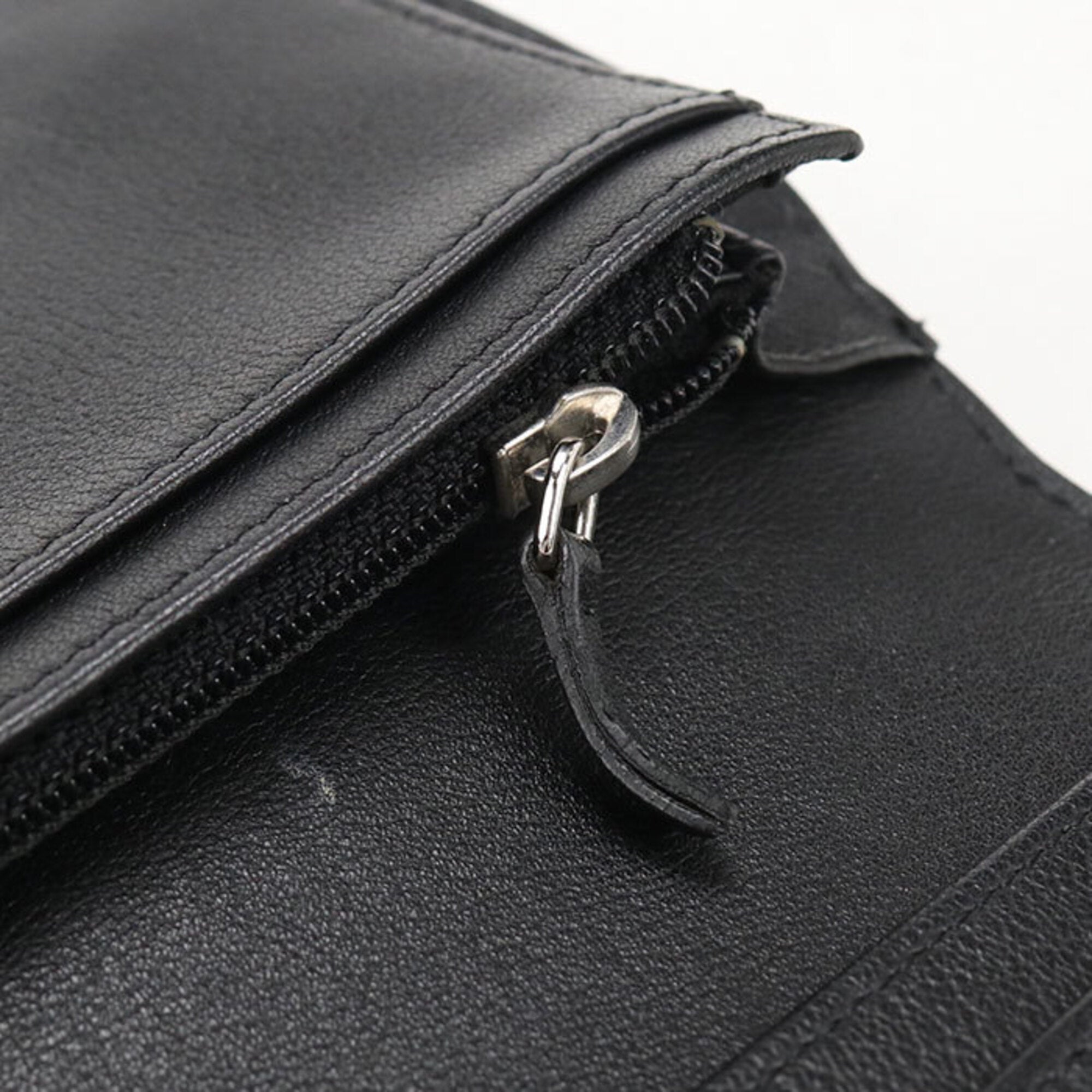 Chanel Black Leather Long Wallet (Bi-Fold) (Pre-Owned)