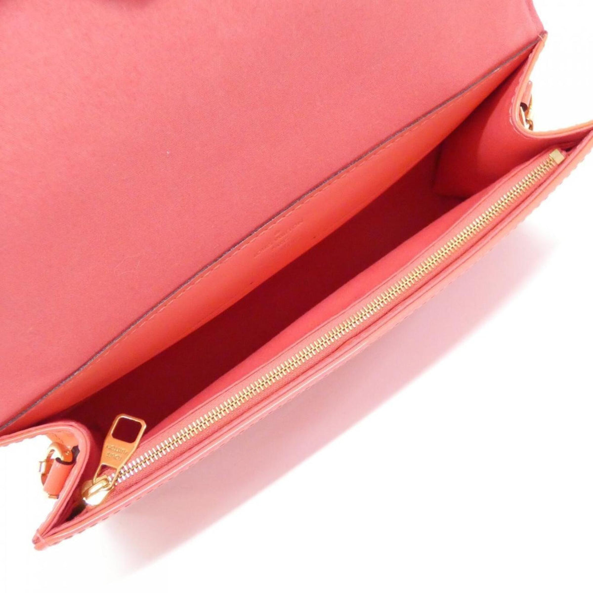 Louis Vuitton Pink Shoulder Bag (Pre-Owned)