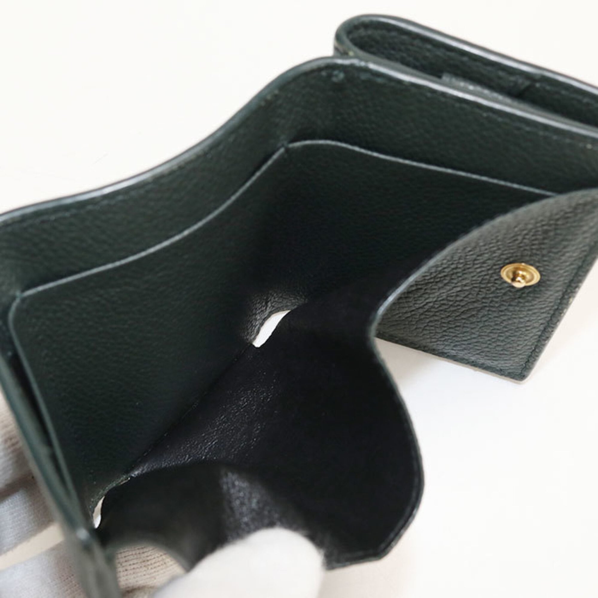 Saint Laurent Green Leather Wallet (Tri-Fold) (Pre-Owned)