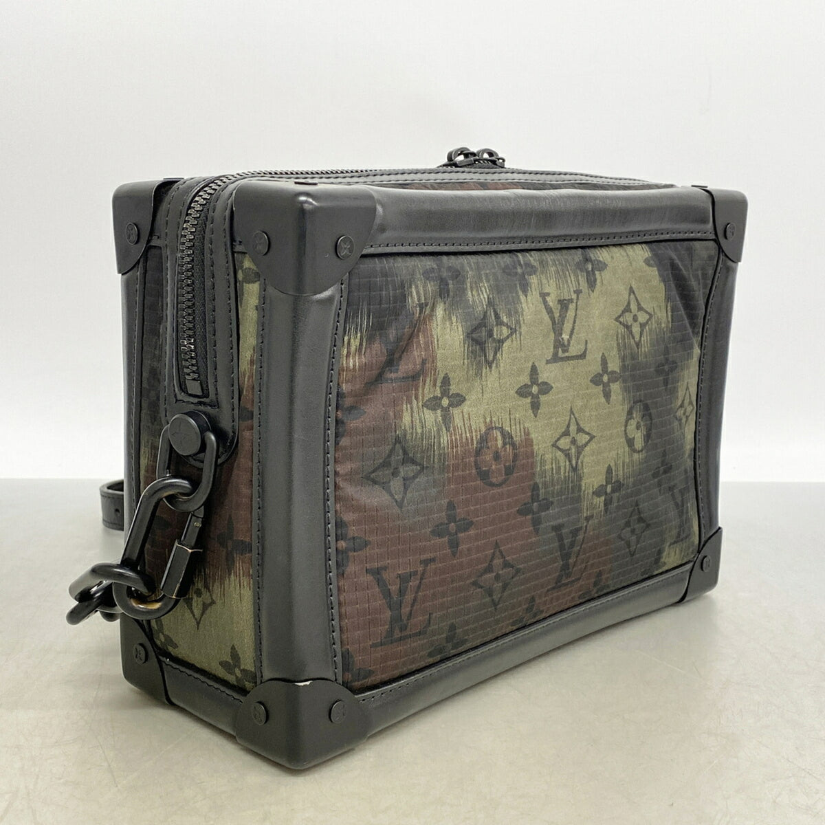 Louis Vuitton Black Khaki Shoulder Bag (Pre-Owned)