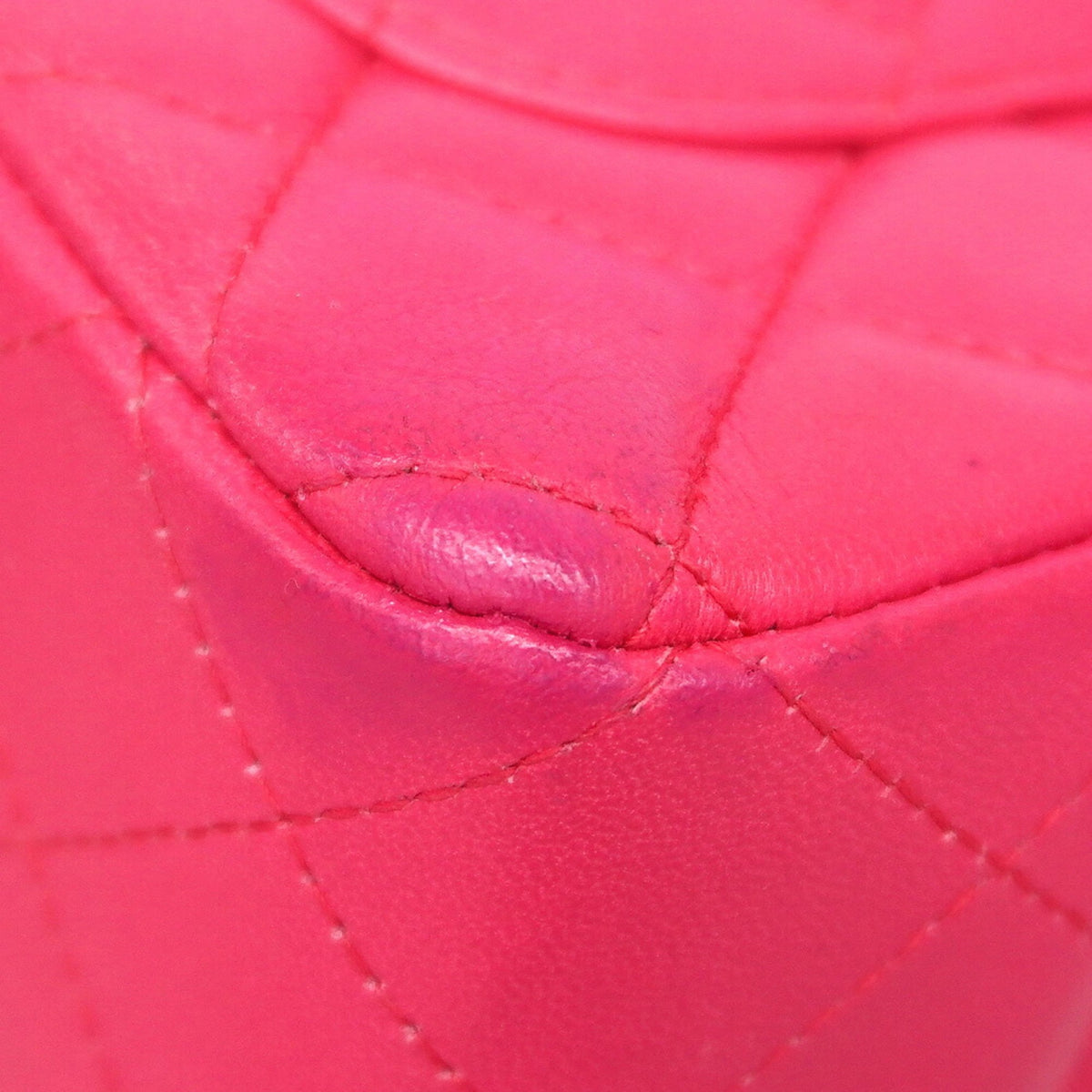Chanel Pink Leather Shoulder Bag (Pre-Owned)
