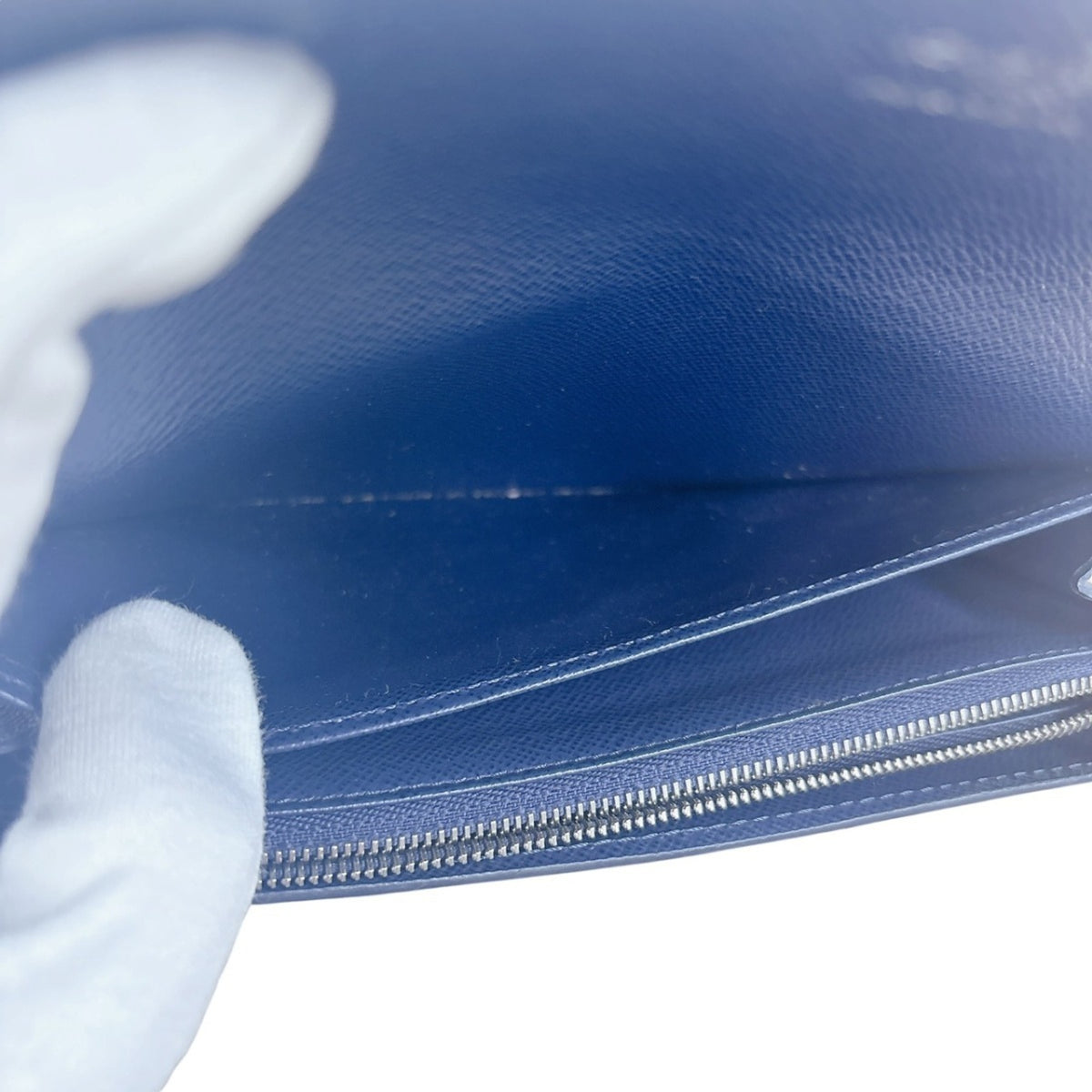 Louis Vuitton Blue Epi Leather Long Wallet (Bi-Fold) (Pre-Owned)