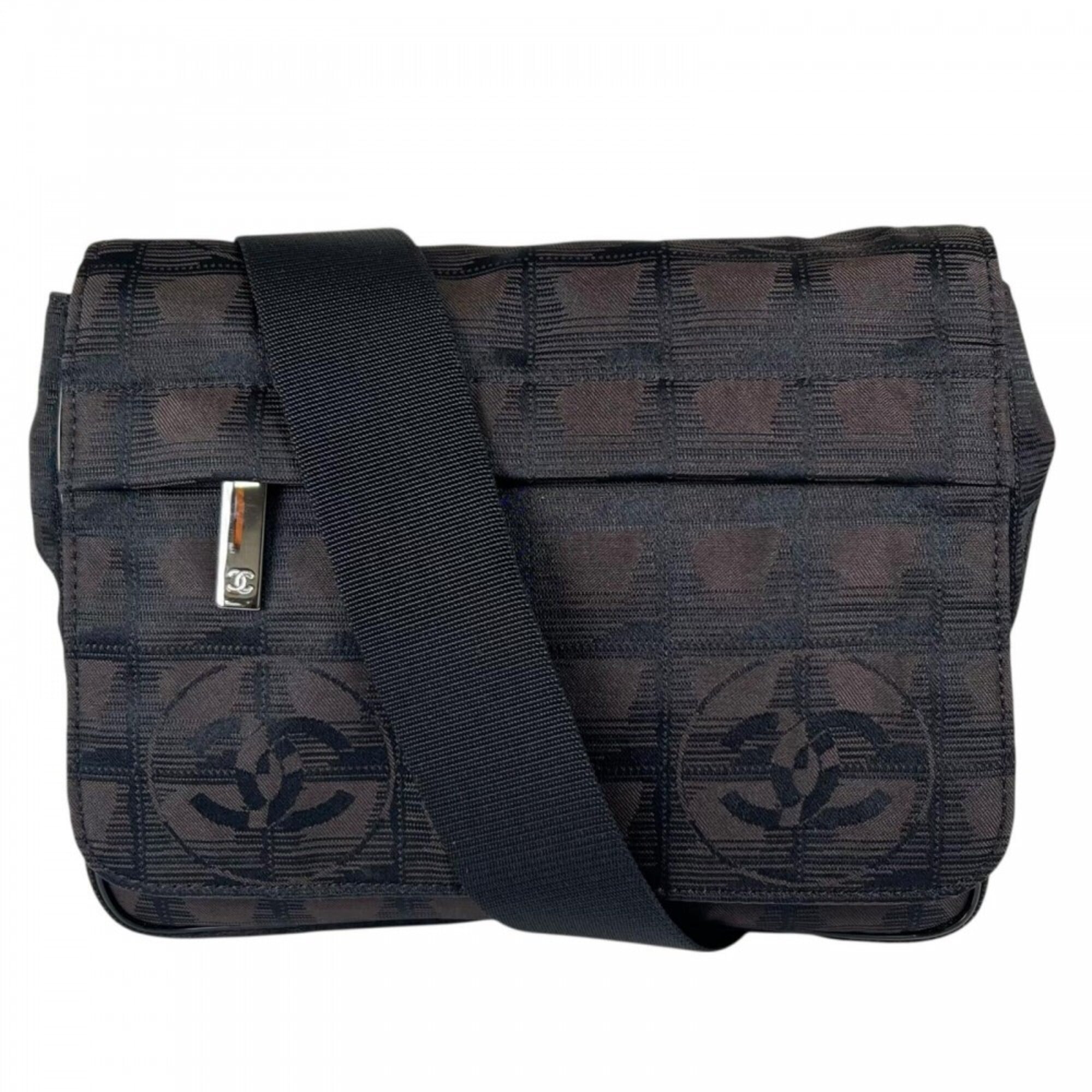 Chanel New Travel Line Black Nylon Shoulder Bag (Pre-Owned)