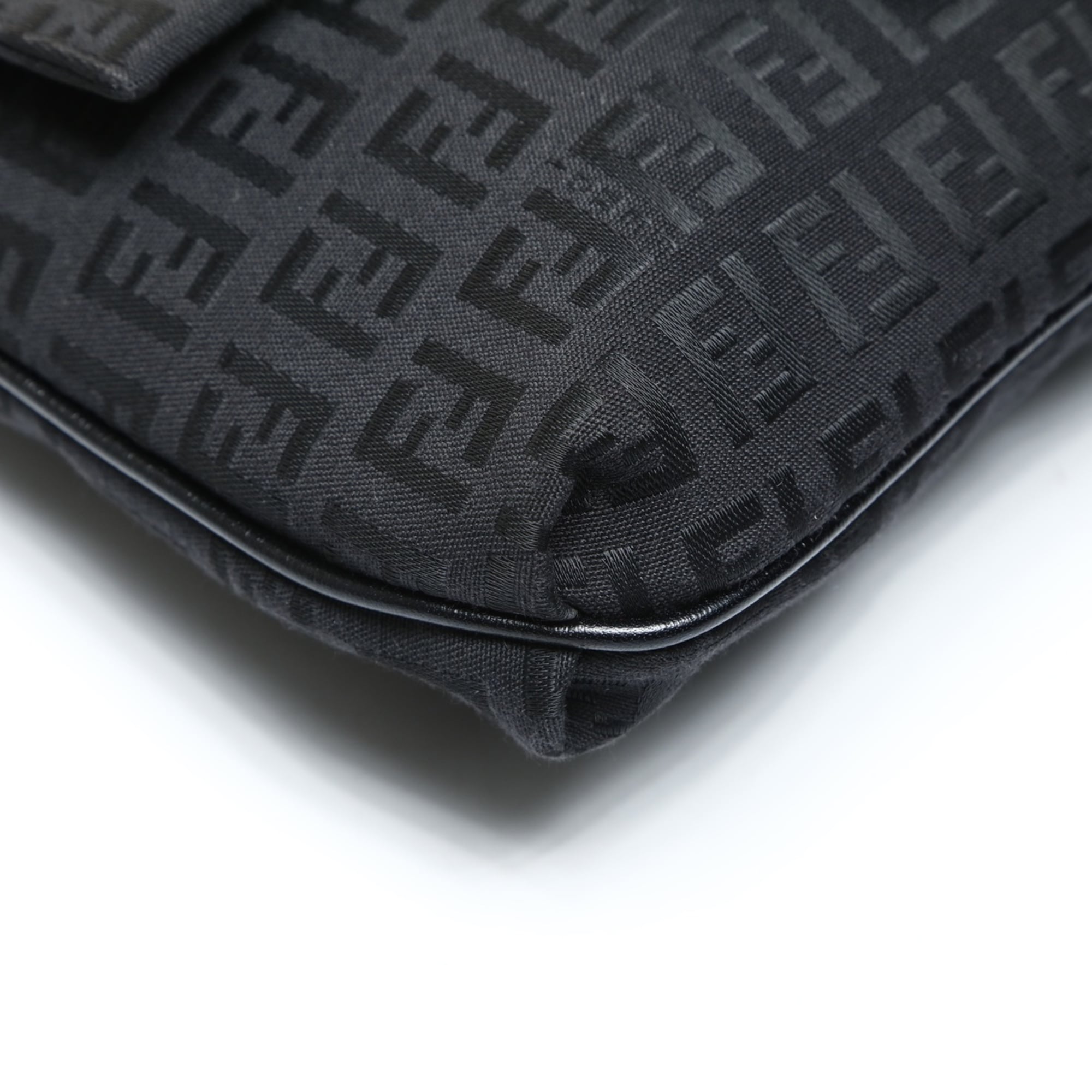 Fendi Black Canvas Shoulder Bag (Pre-Owned)
