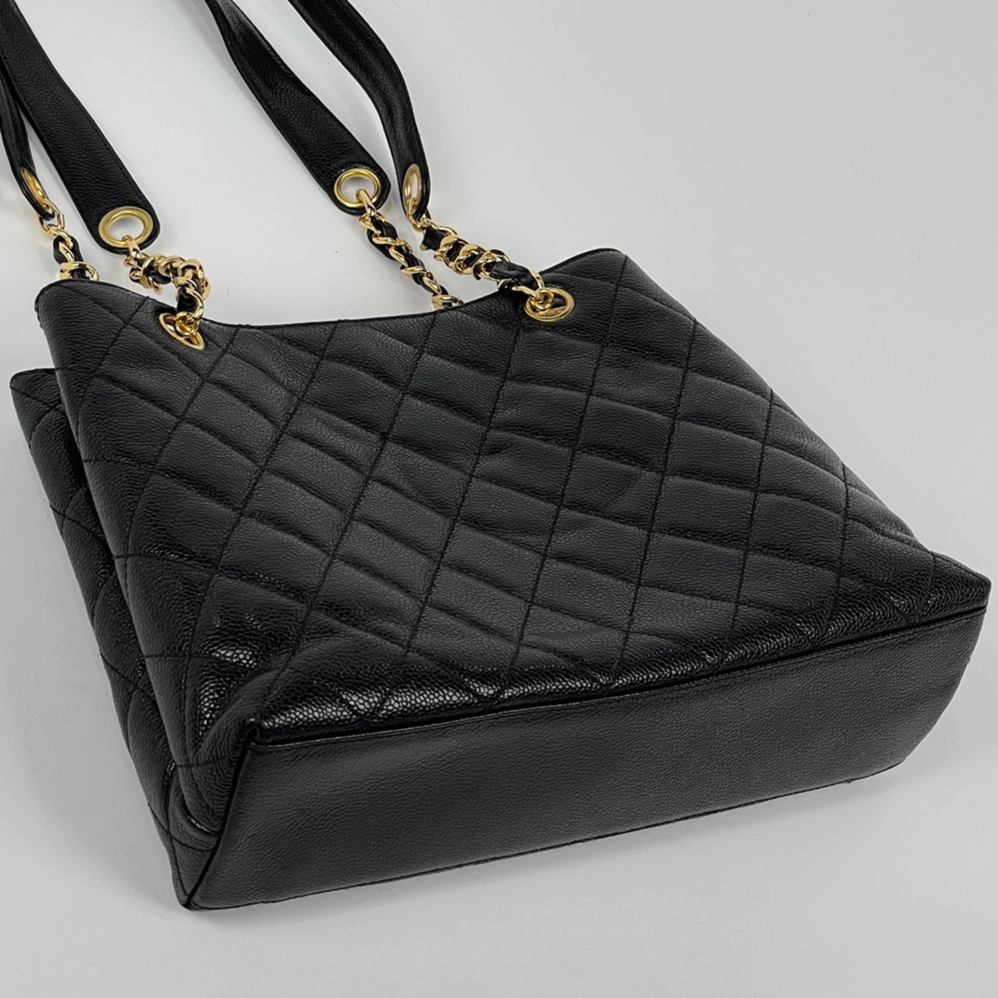 Chanel Black Grained Calfskin Tote Bag (Pre-Owned)