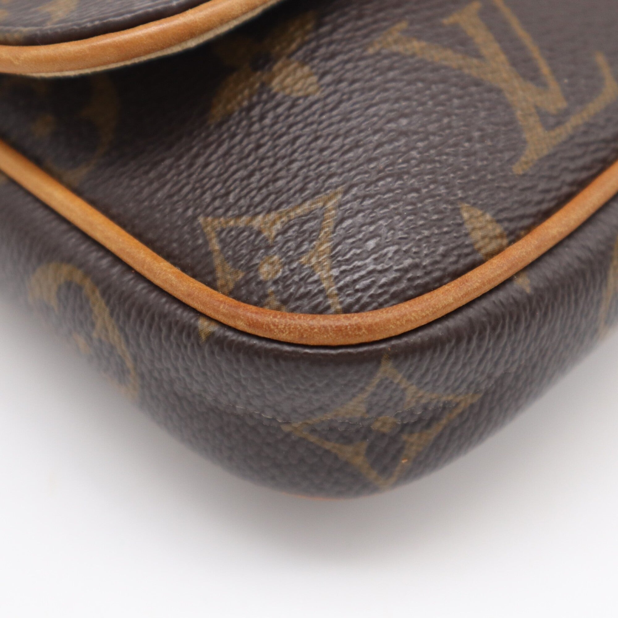 Louis Vuitton Beige Brown Coated Canvas Leather Pochette Shoulder Bag (Pre-Owned)