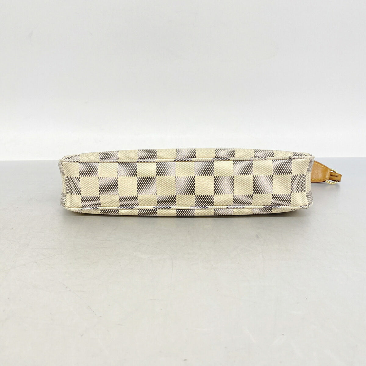 Louis Vuitton White Pouch (Pre-Owned)
