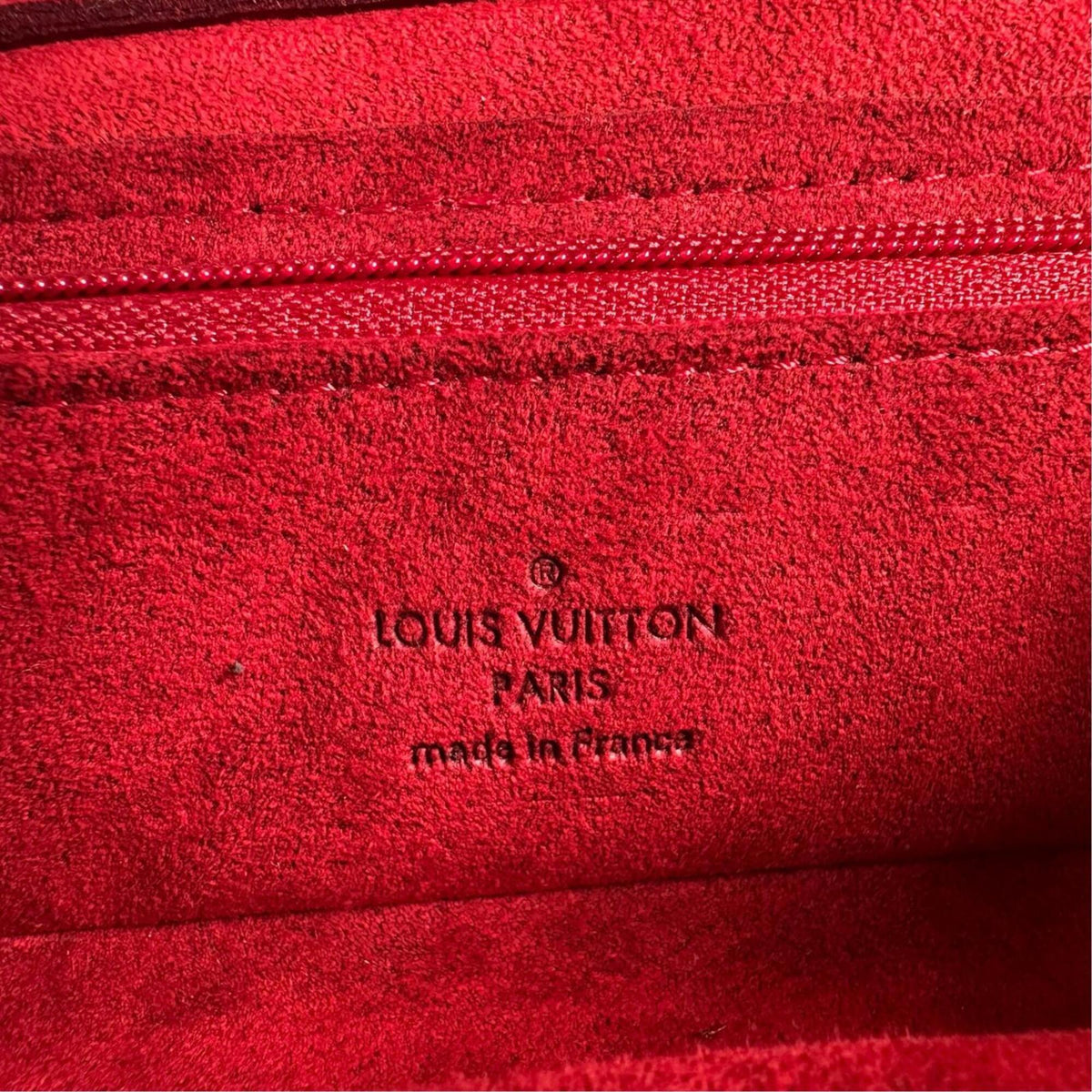Louis Vuitton Pomme D'amour Red Color Monogram Vernis Handbag (Pre-Owned)