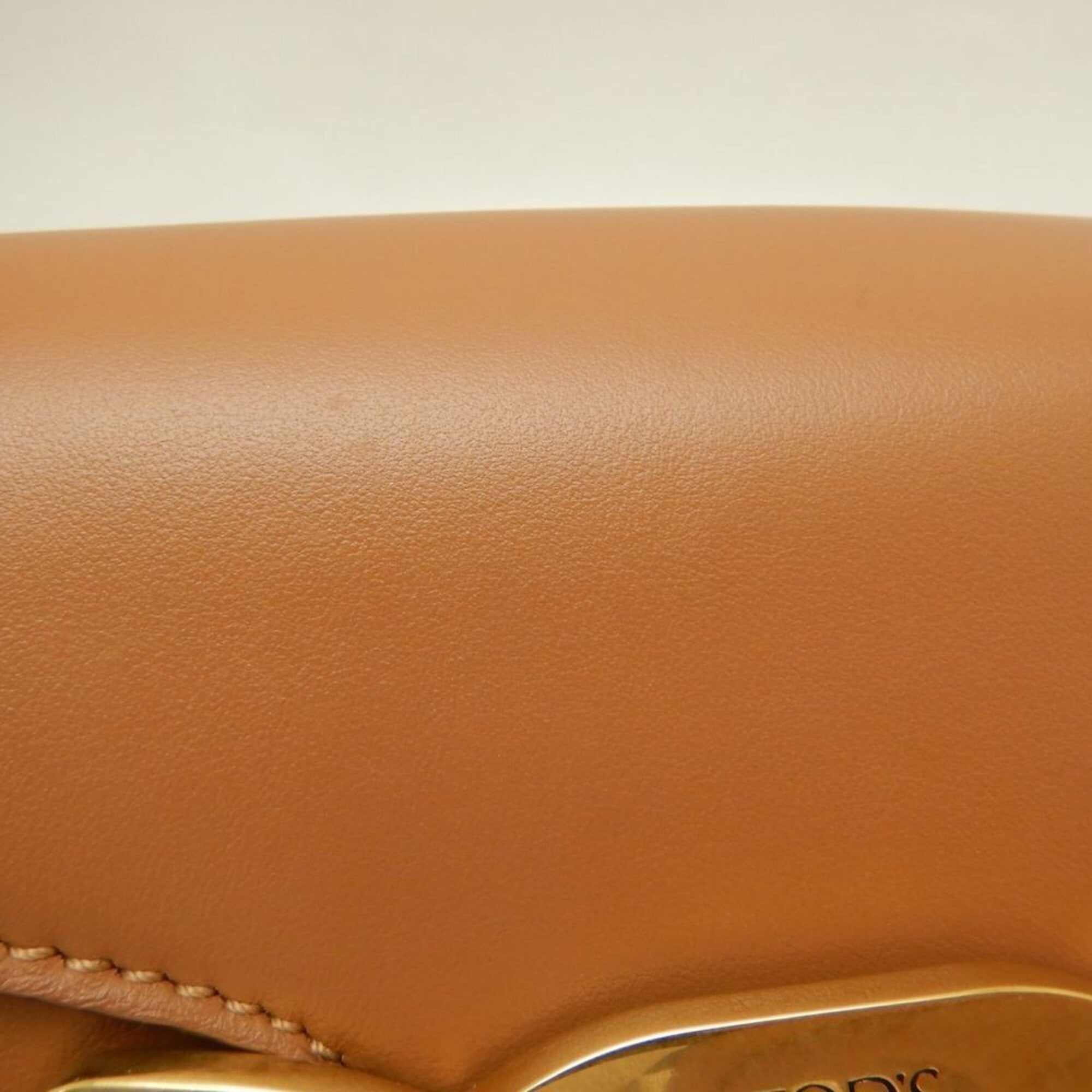 Tod's Brown Leather Shoulder Bag (Pre-Owned)