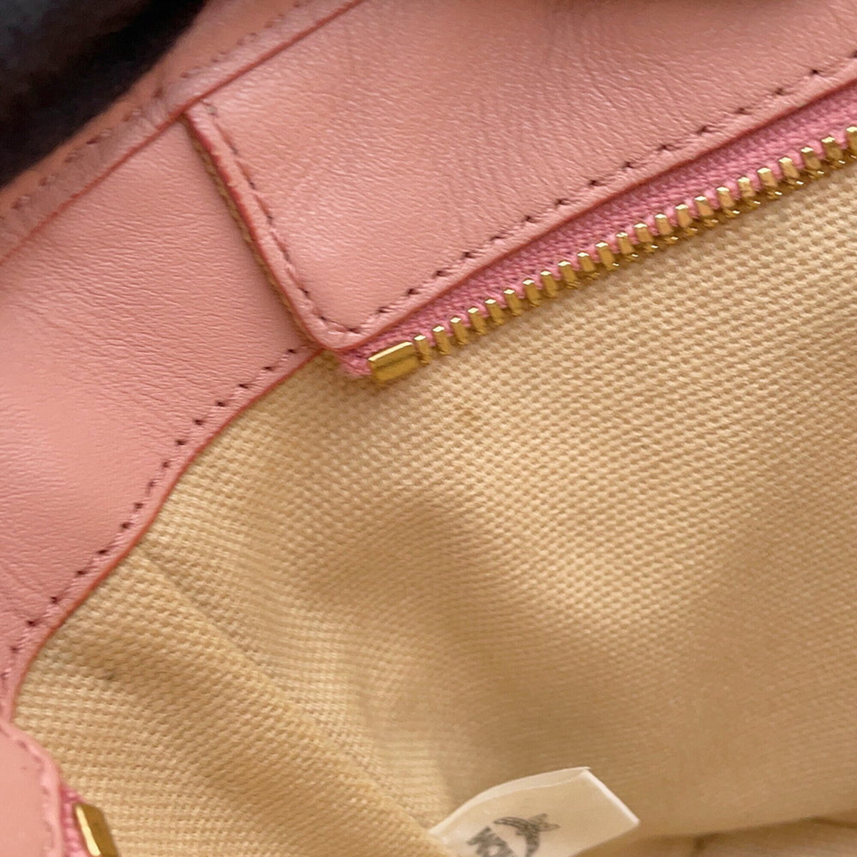 Mcm Pink Leather Handbag (Pre-Owned)