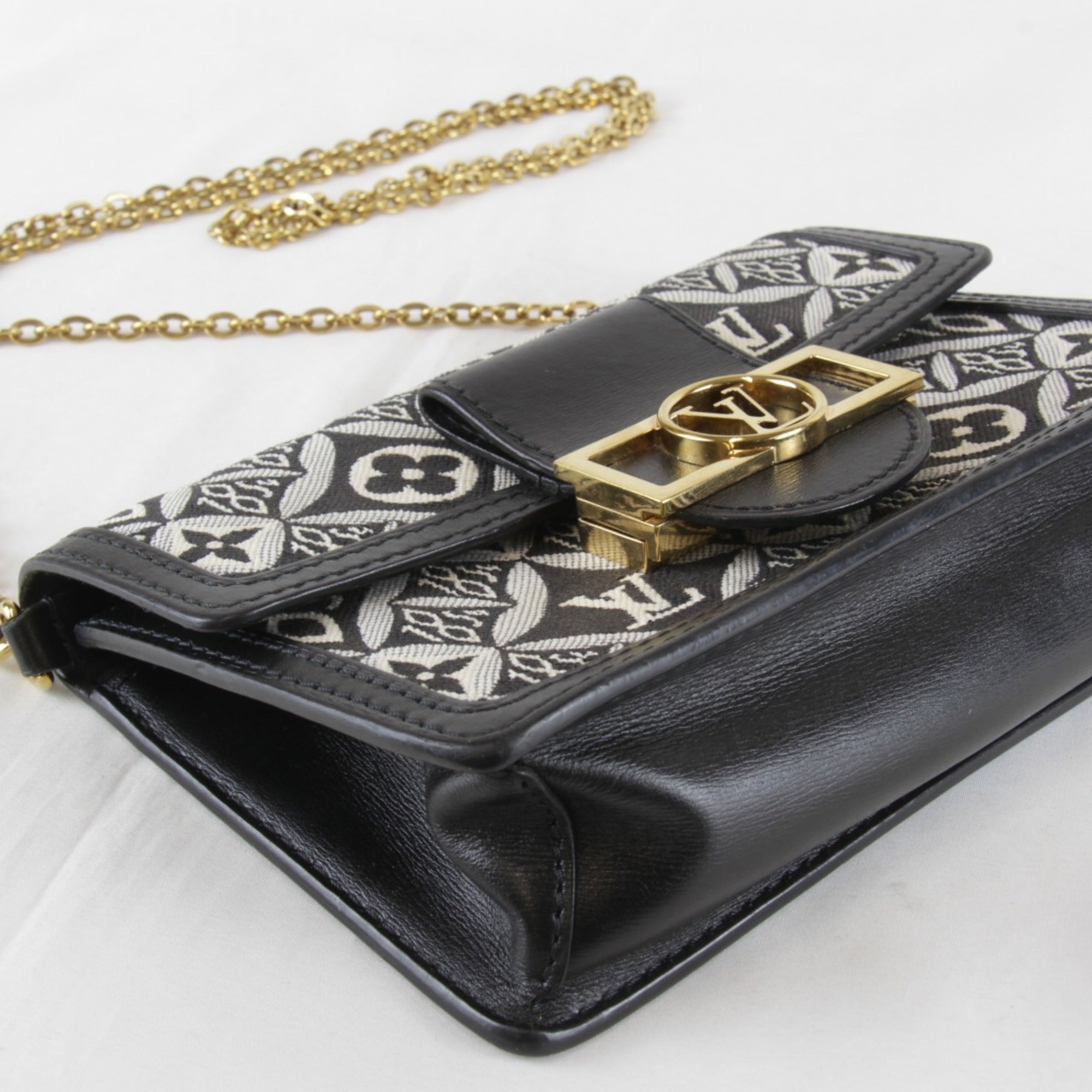 Louis Vuitton Black Canvas Leather Shoulder Bag (Pre-Owned)
