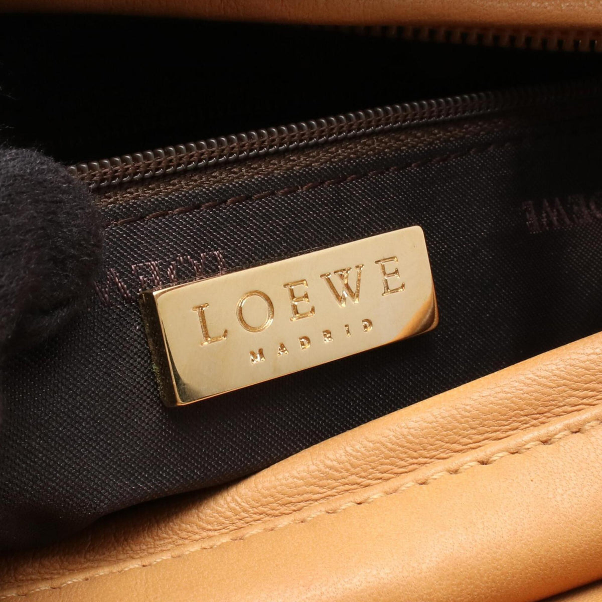 Loewe Beige Leather Handbag (Pre-Owned)