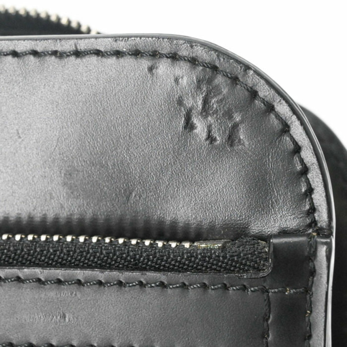 Louis Vuitton Epi Black Epi Leather Clutch Bag (Pre-Owned)