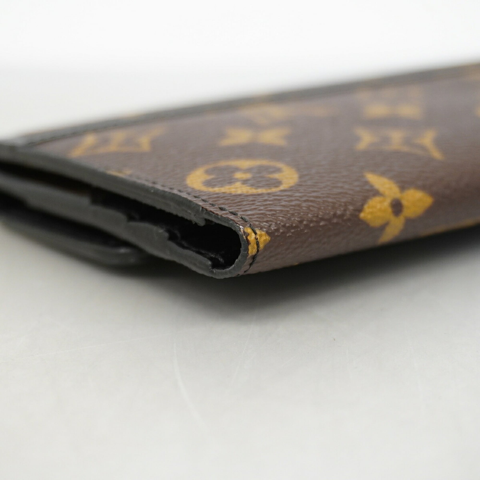 Louis Vuitton Black Brown Wallet (Tri-Fold) (Pre-Owned)