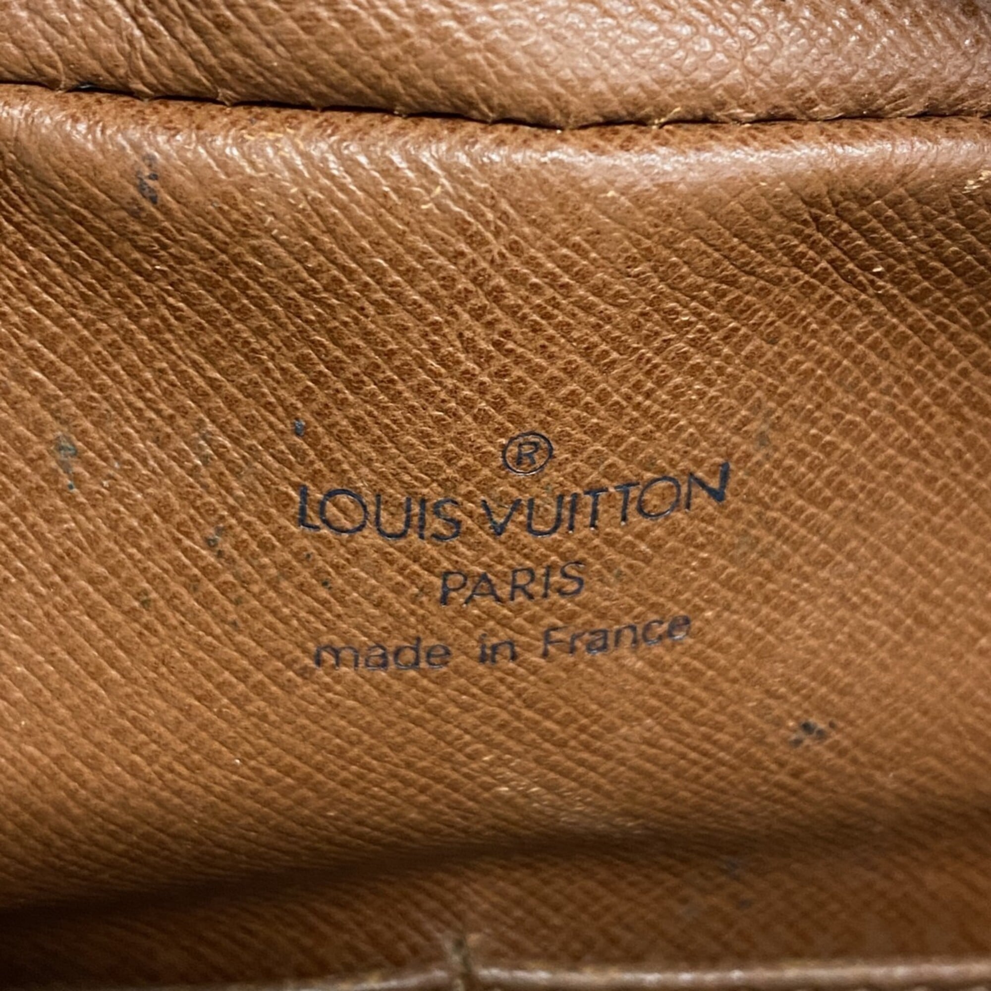 Louis Vuitton Brown Clutch Bag (Pre-Owned)