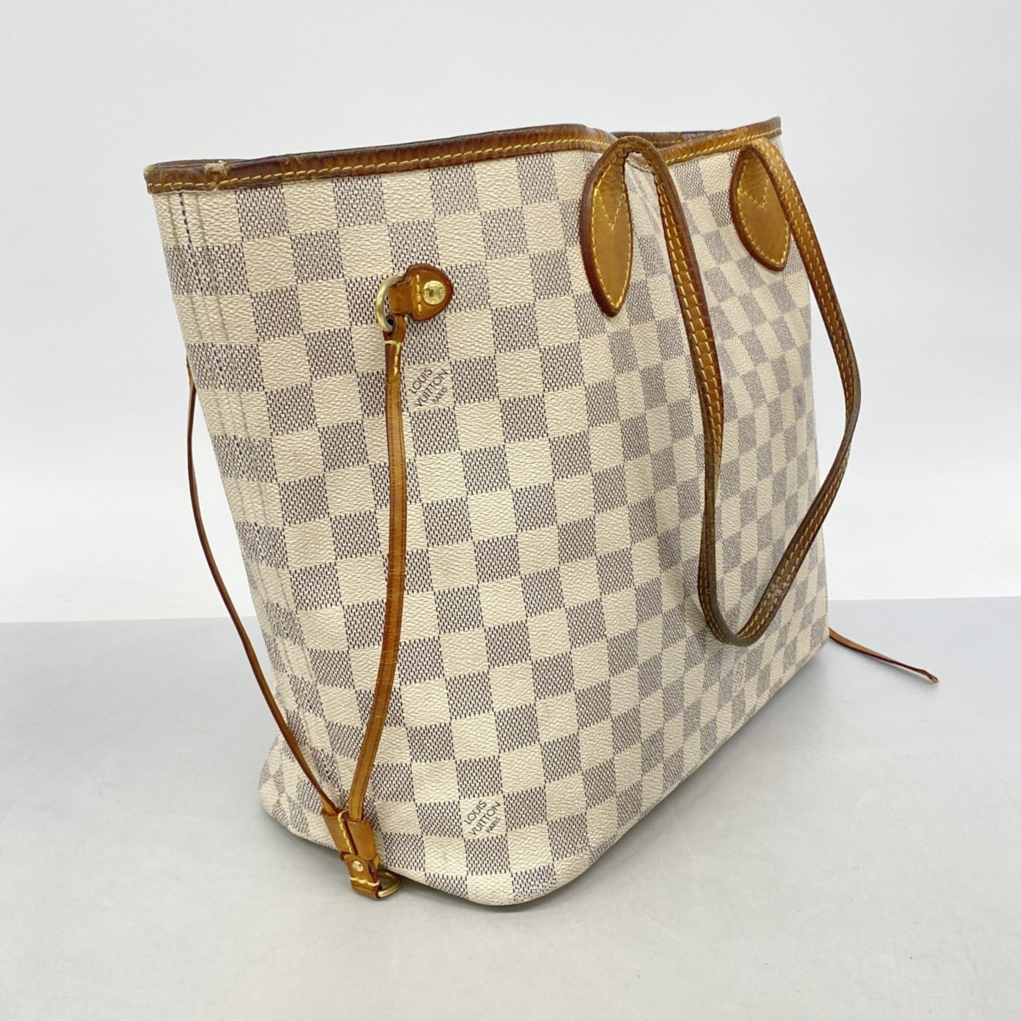 Louis Vuitton White Tote Bag (Pre-Owned)