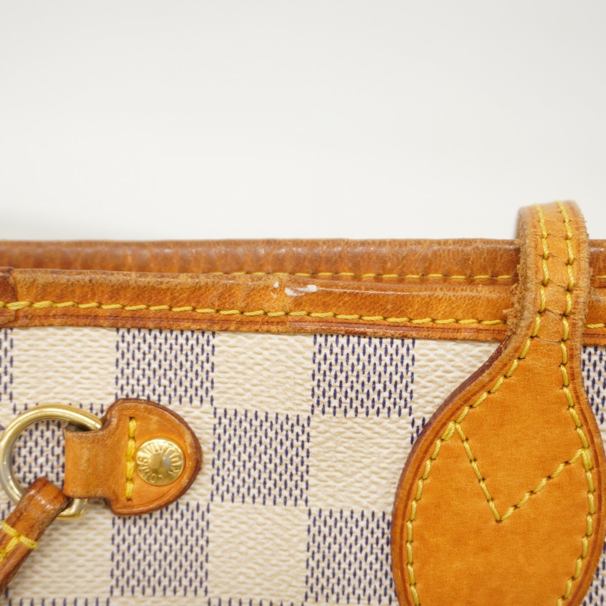Louis Vuitton White Tote Bag (Pre-Owned)