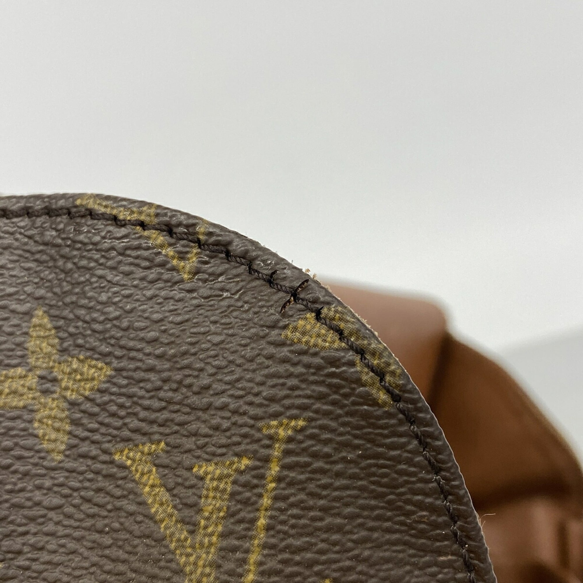 Louis Vuitton Brown Shoulder Bag (Pre-Owned)