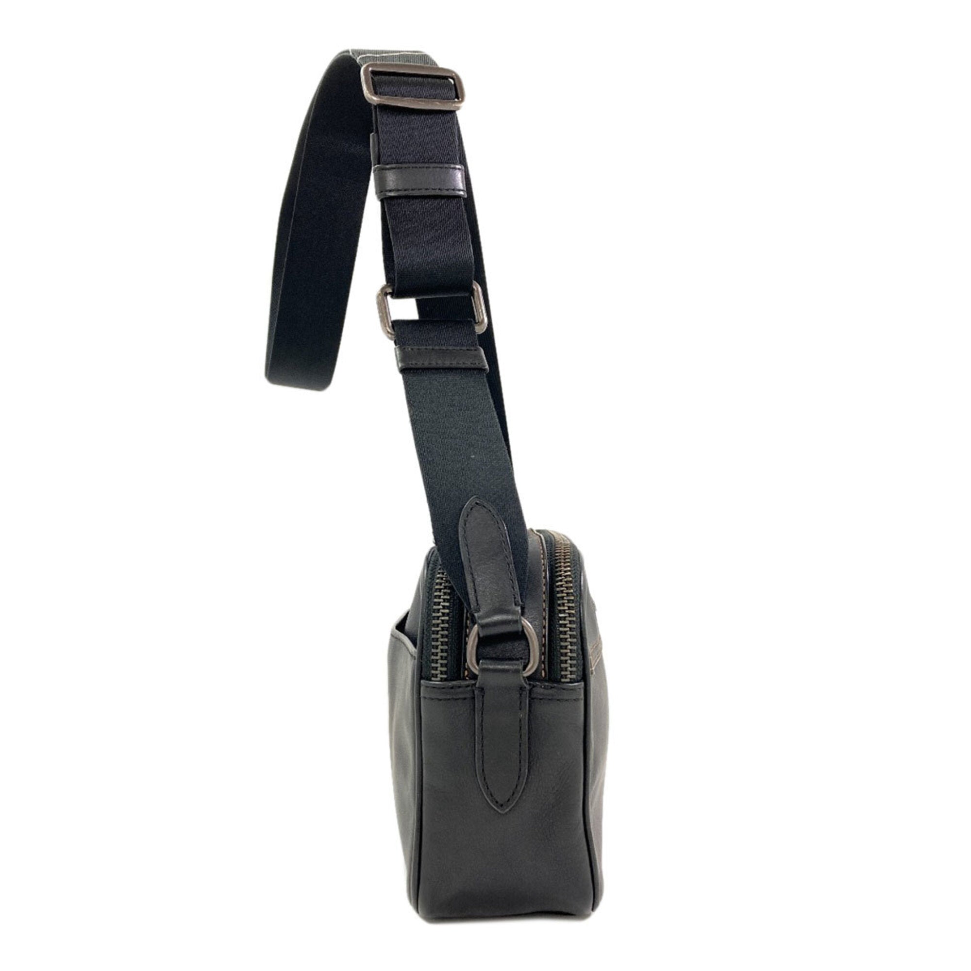 Coach Black Leather Shoulder Bag (Pre-Owned)